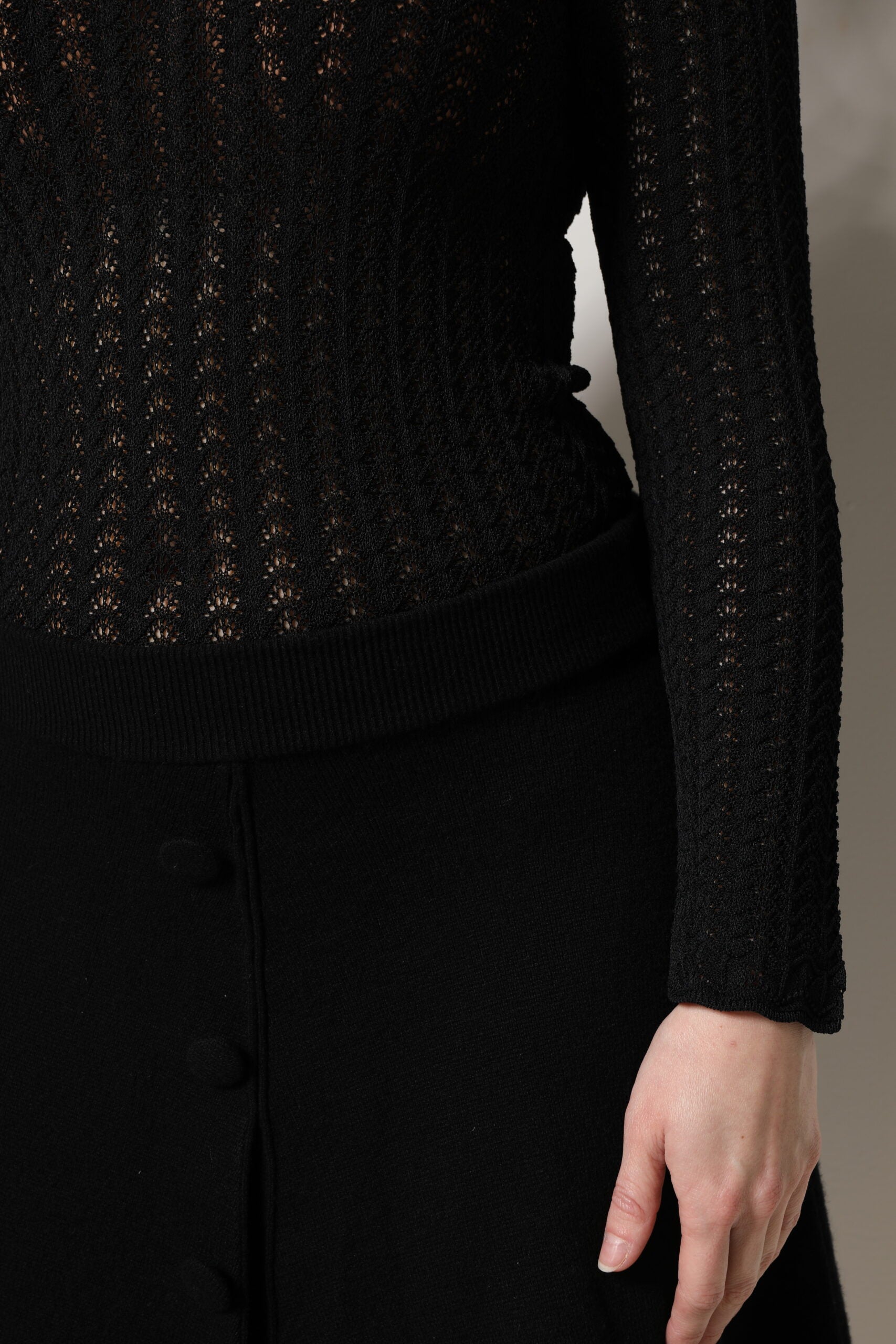 Black Cashmere Long Sleeves A-line Midi Dress - ventzia