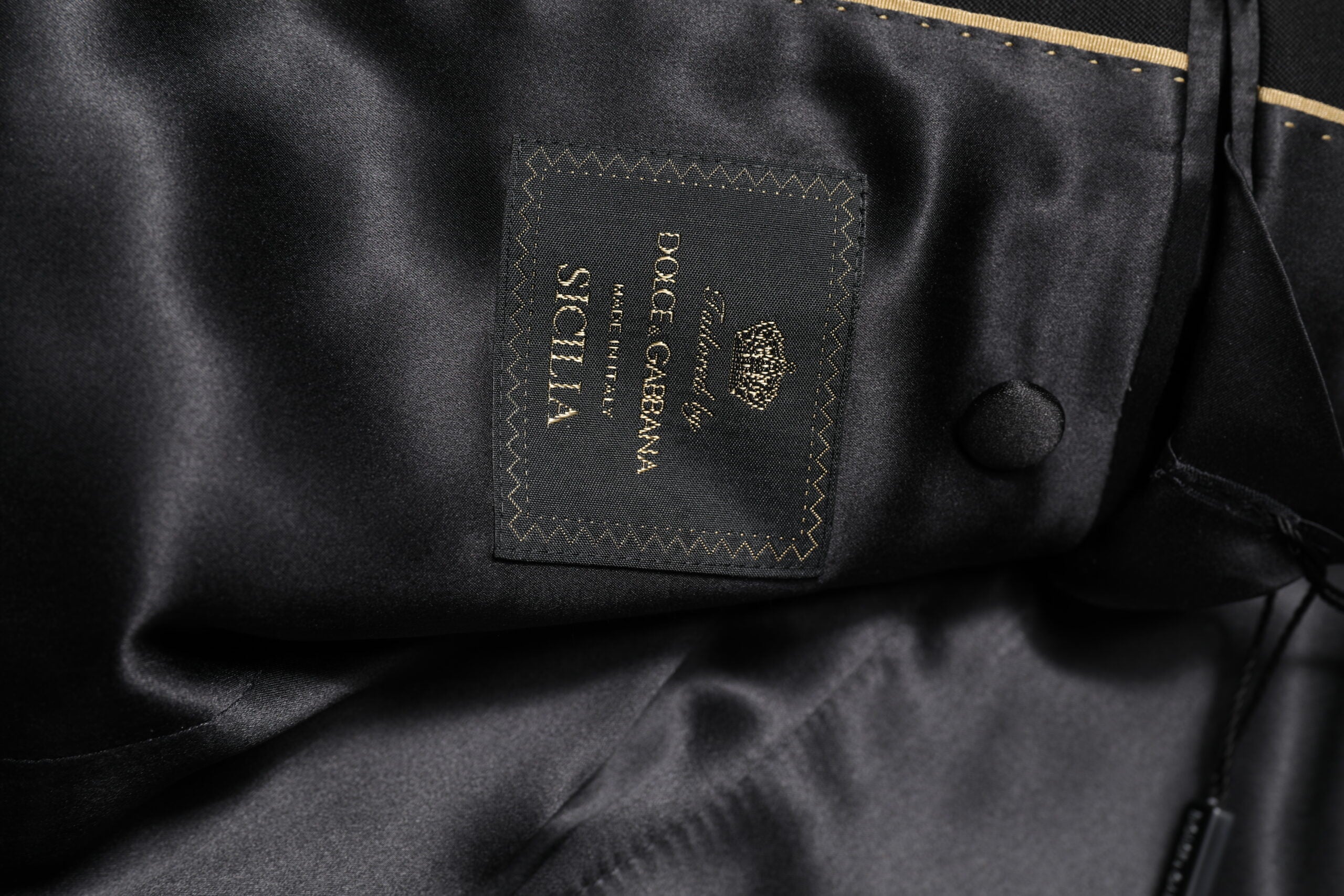 Black SICILIA CrystalEmbellished Coat Blazer - ventzia