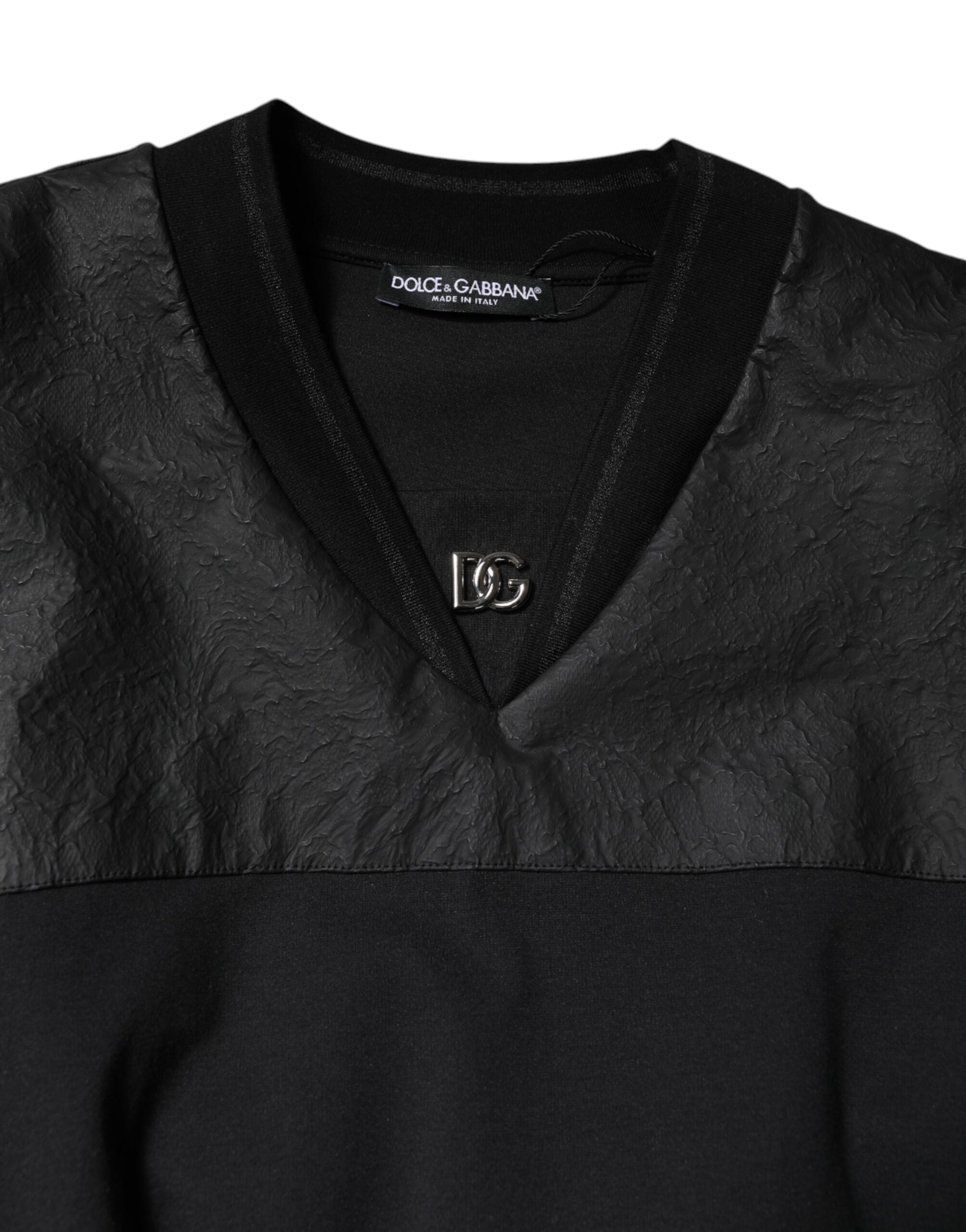 Black Cotton Short Sleeves V-neck T-shirt - ventzia