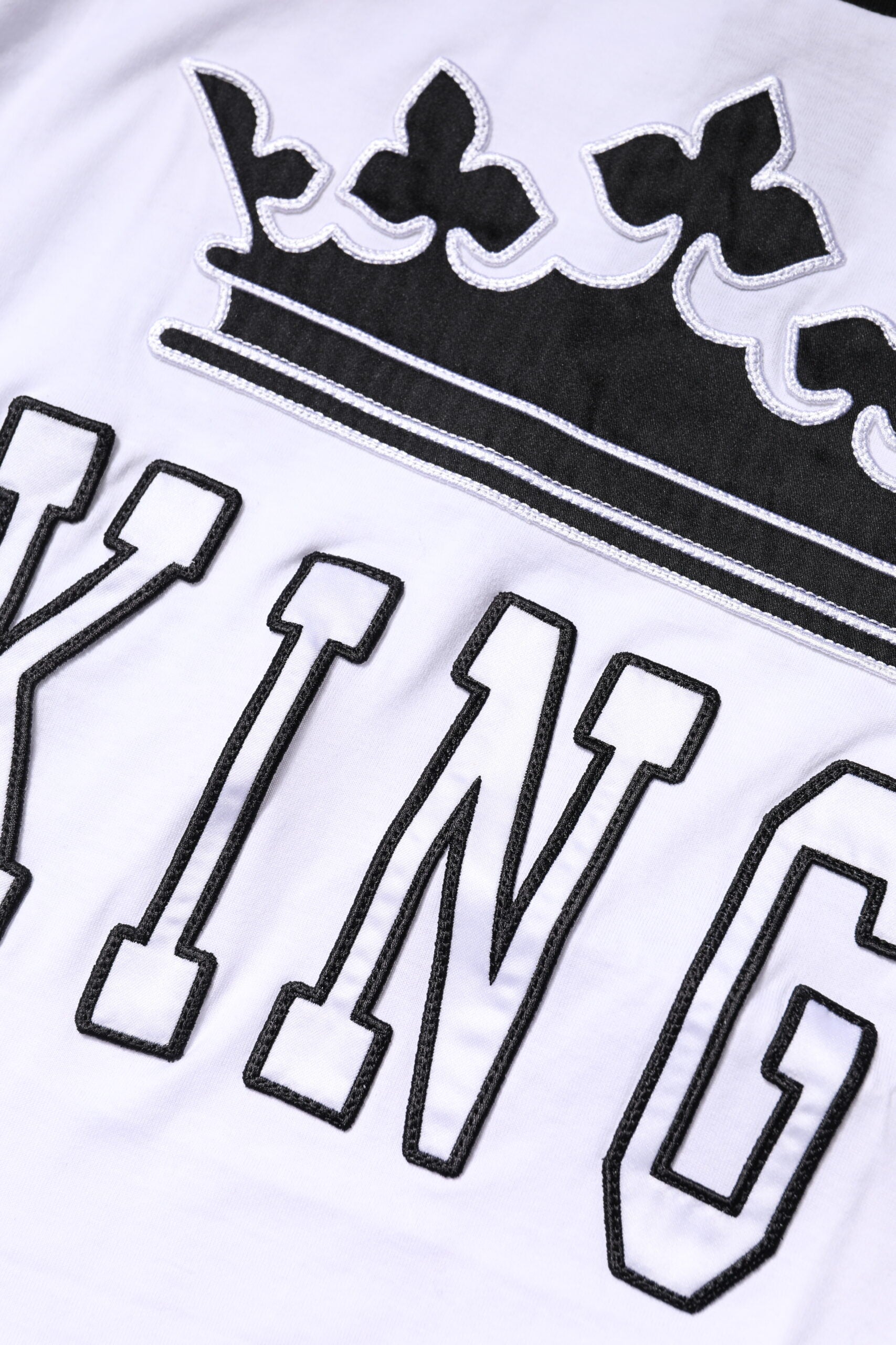 White Cotton Crown King Embroidery T-shirt - ventzia