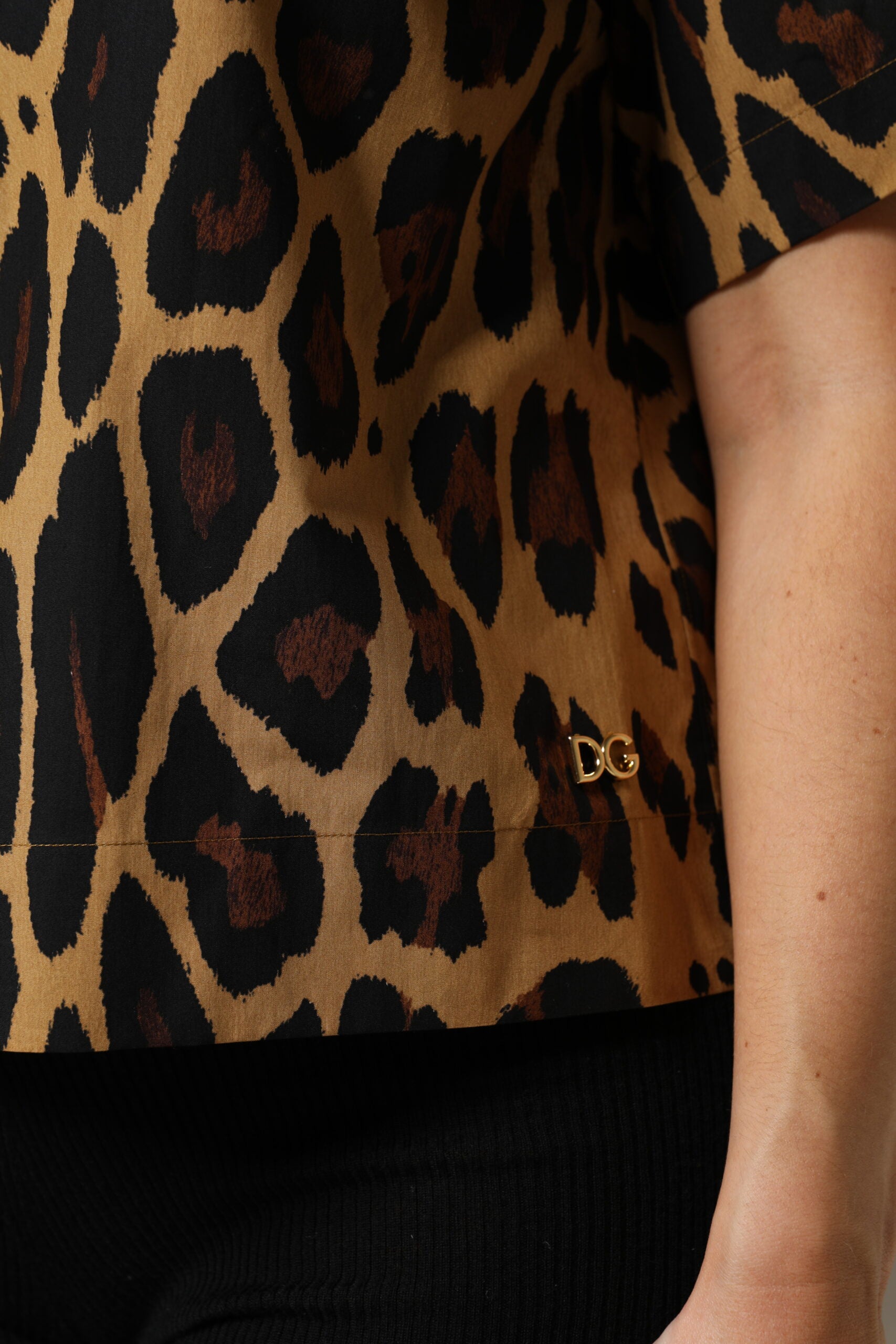 Brown Leopard Short Sleeve Collared Polo Top - ventzia