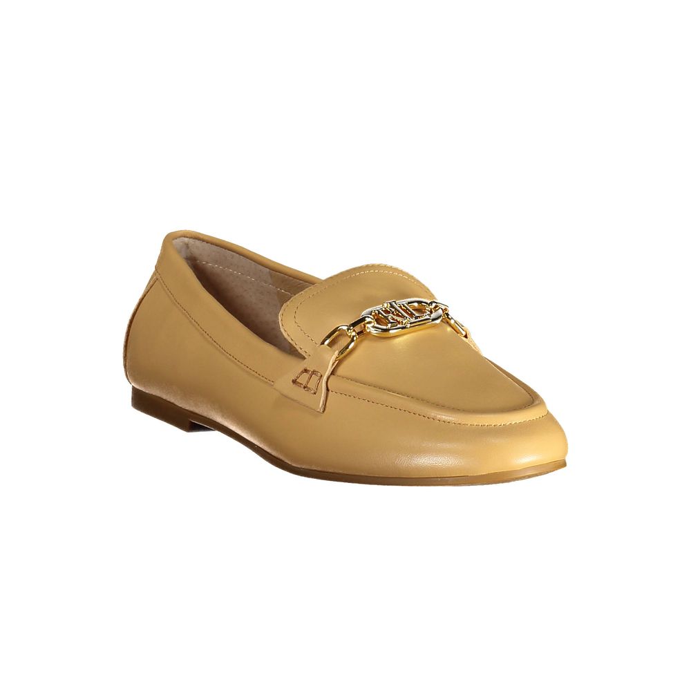 Beige Leather Womens Classic Shoe - ventzia