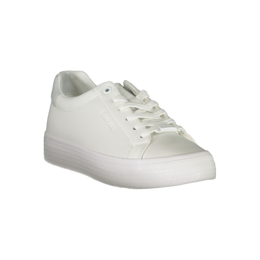 Elegant White Sneakers with Contrast Detailing - ventzia
