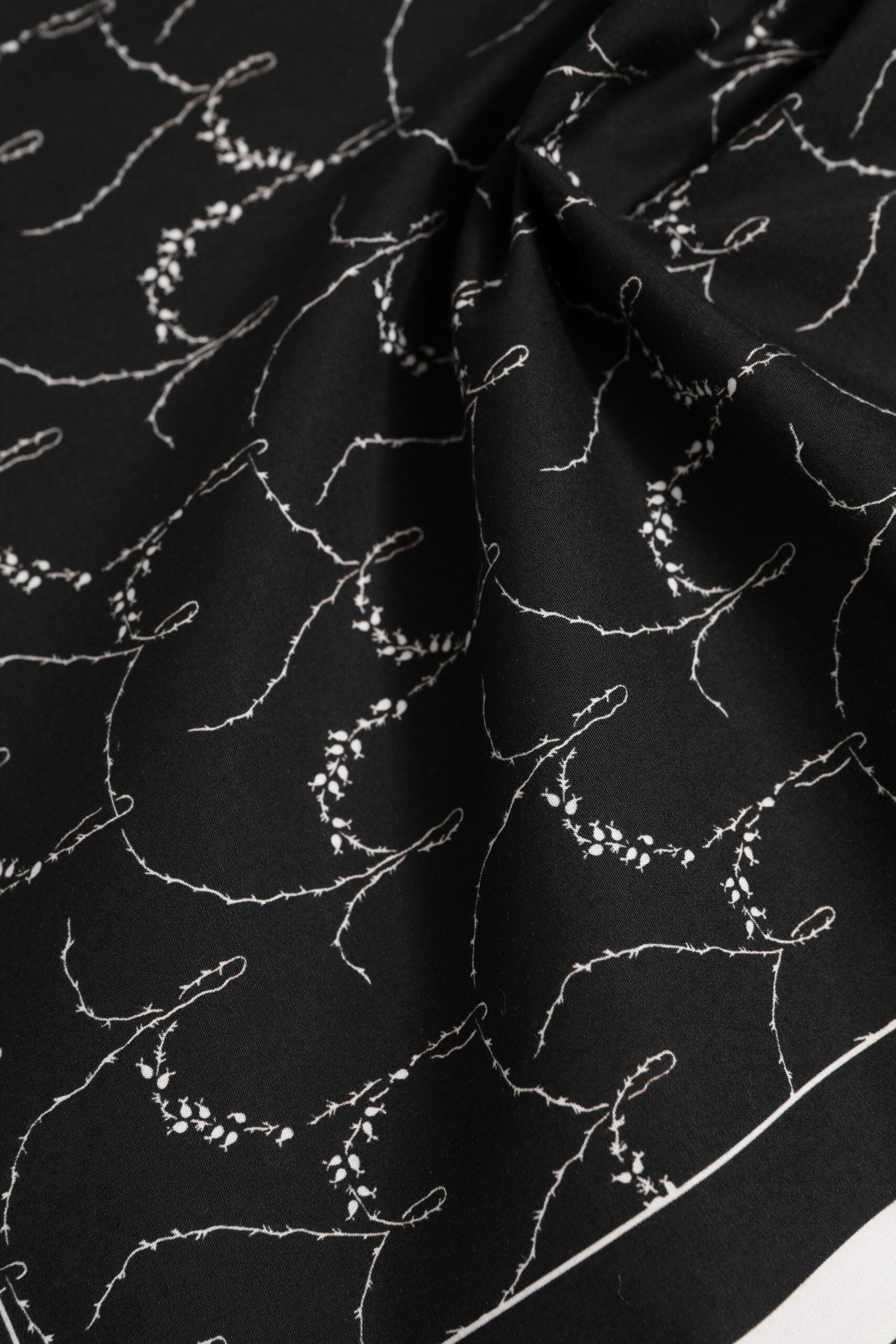 Black White Printed Square Foulard Scarf - ventzia