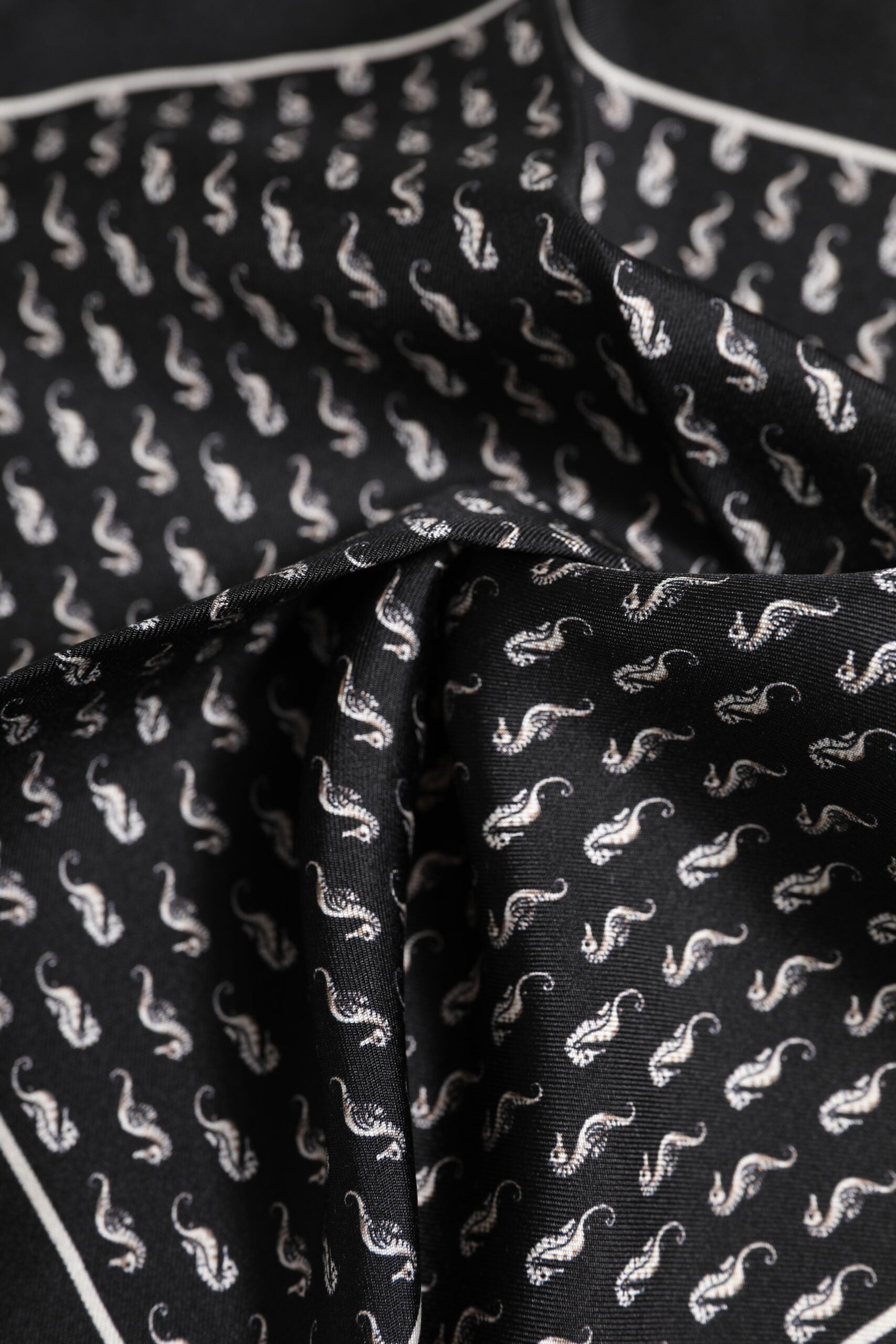 Black Sea Horse Silk Square Men Foulard Scarf - ventzia