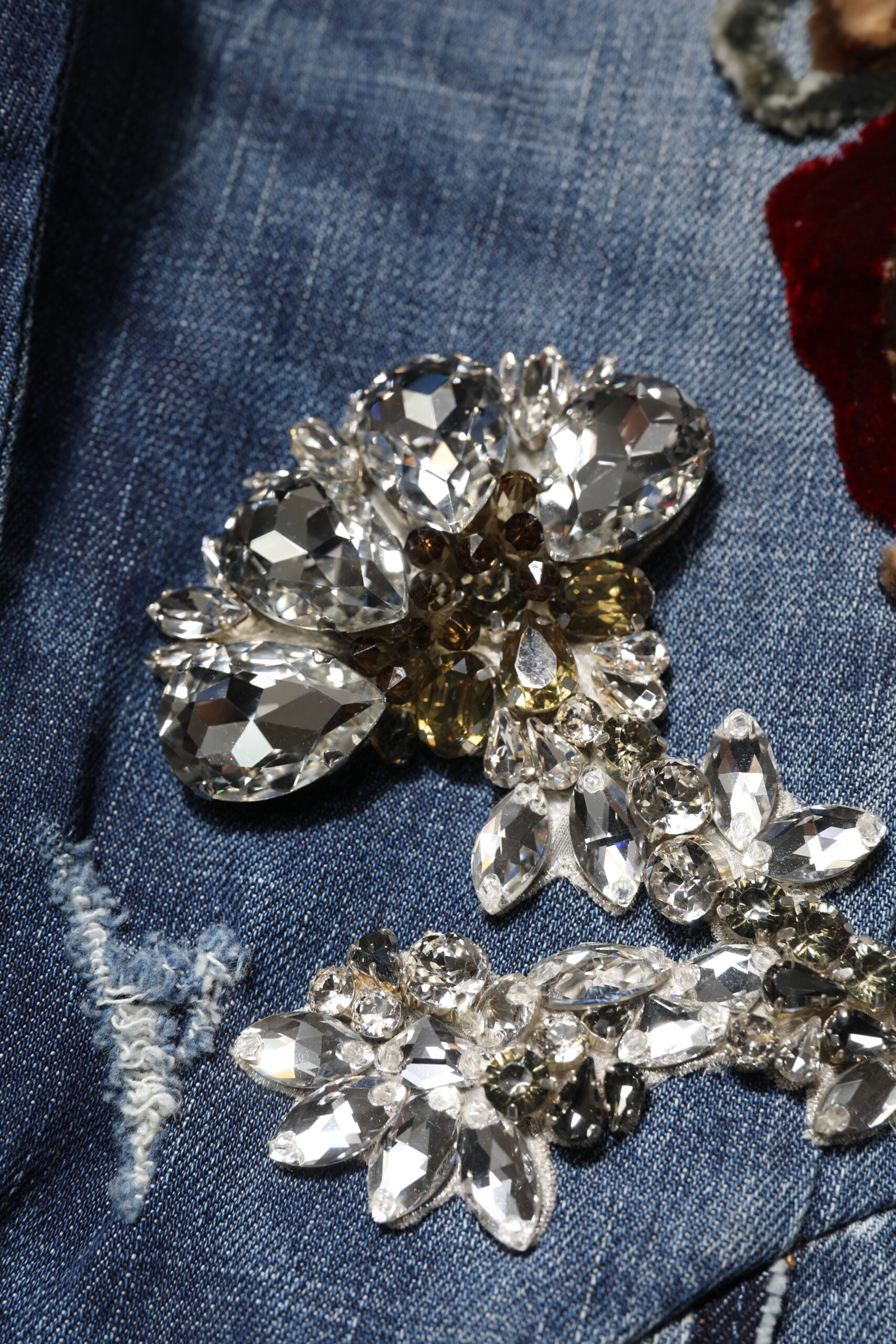 Blue Cotton Rhinestone Embellish Denim Jeans - ventzia