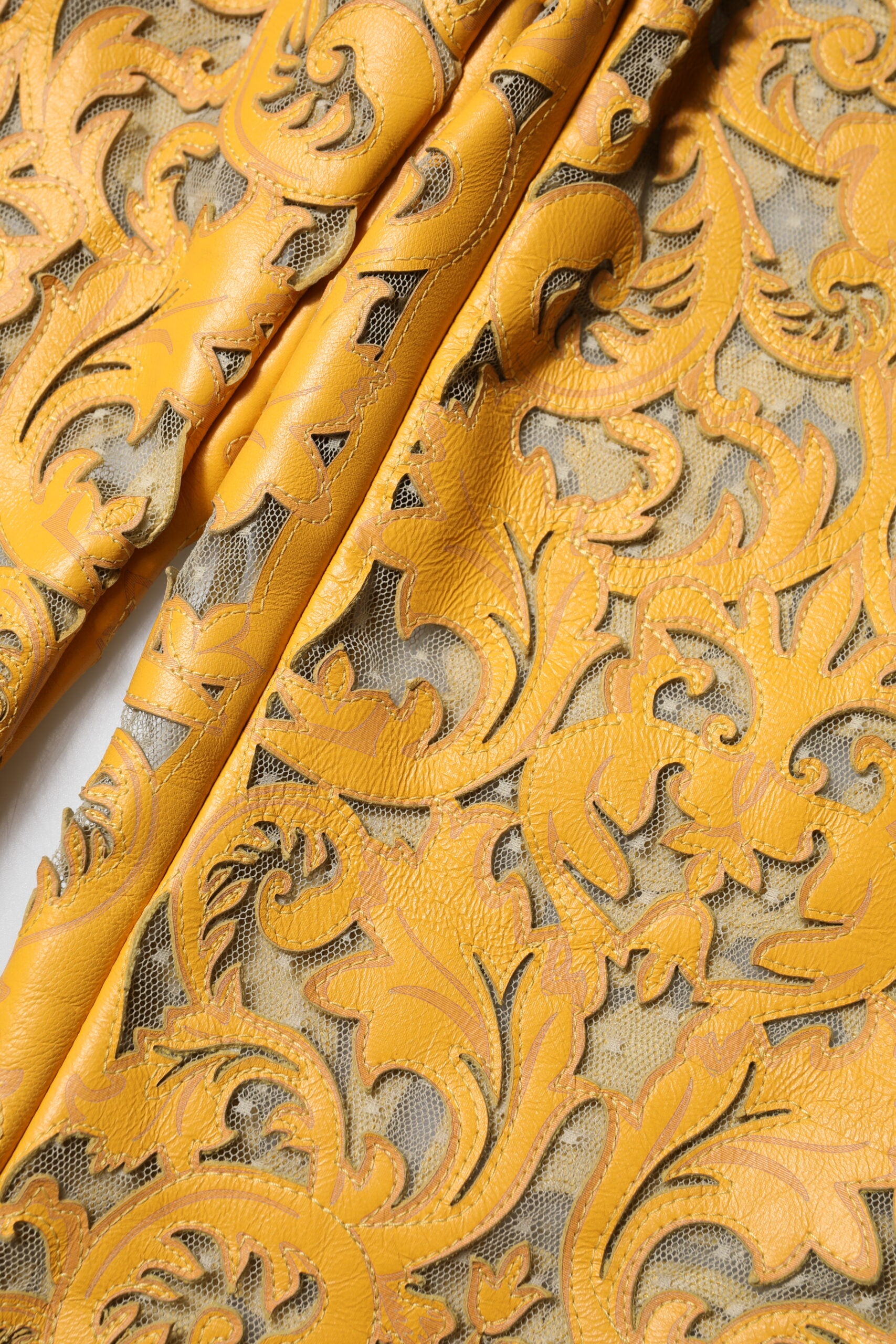Yellow Floral Lace Mid Waist Capri Pants - ventzia