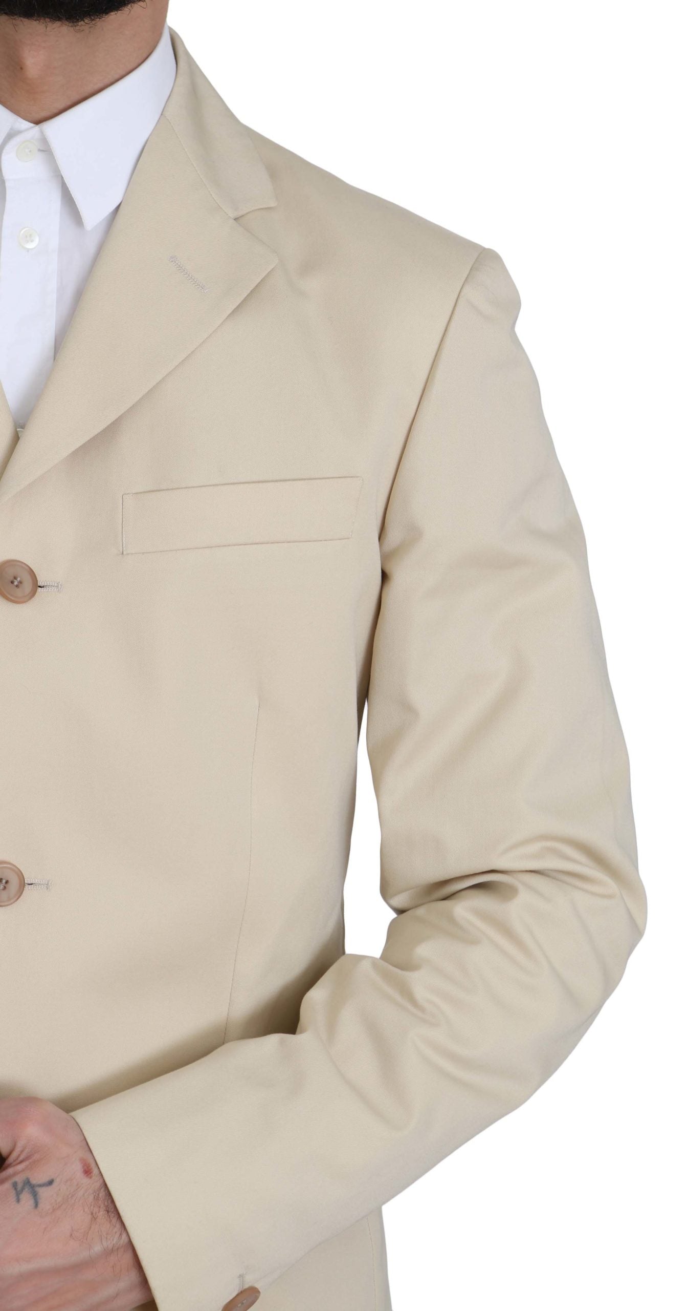 Beige Two-Piece Suit with Classic Elegance - ventzia