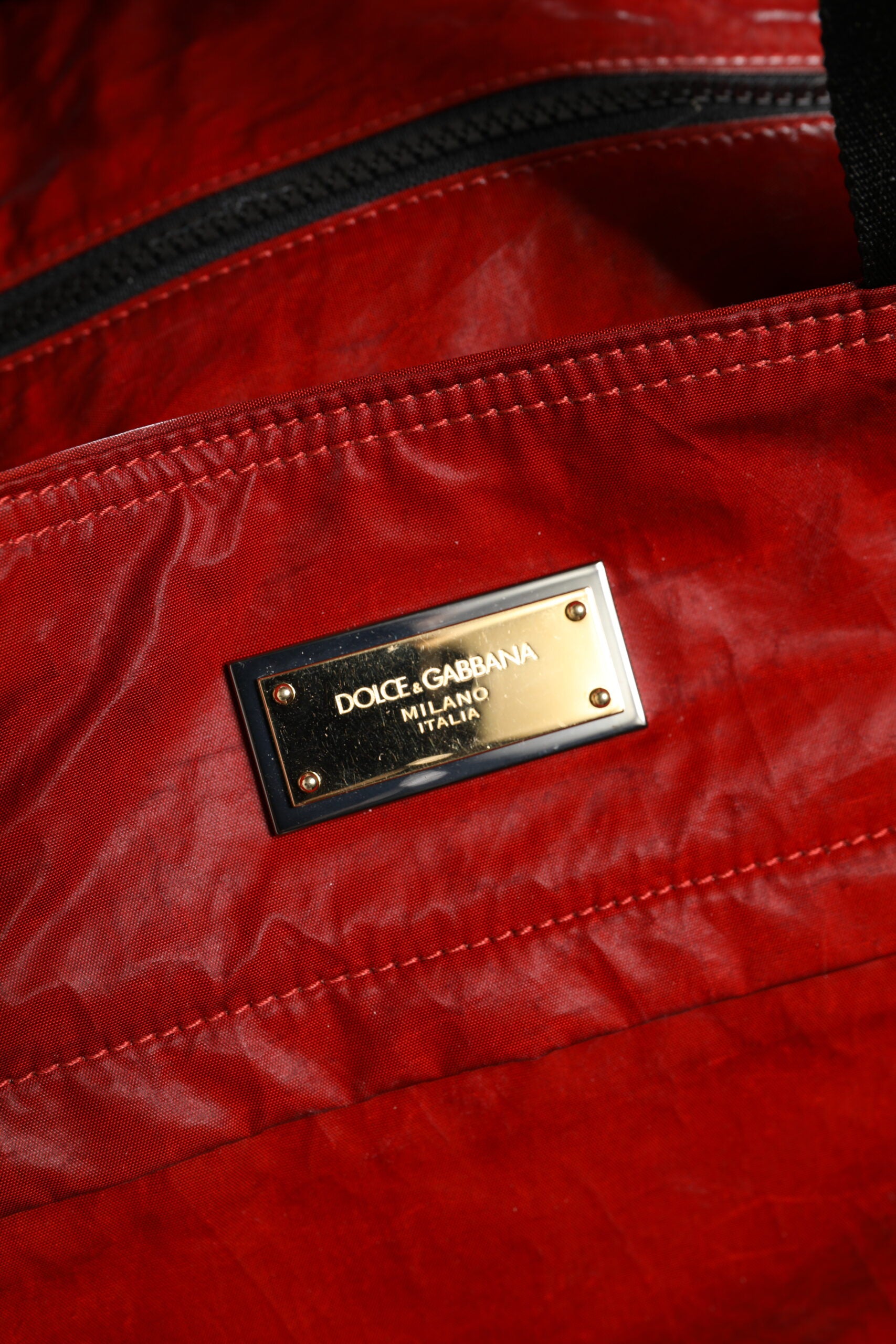 Red Nylon Hand Shoulder Duffel Travel Bag - ventzia