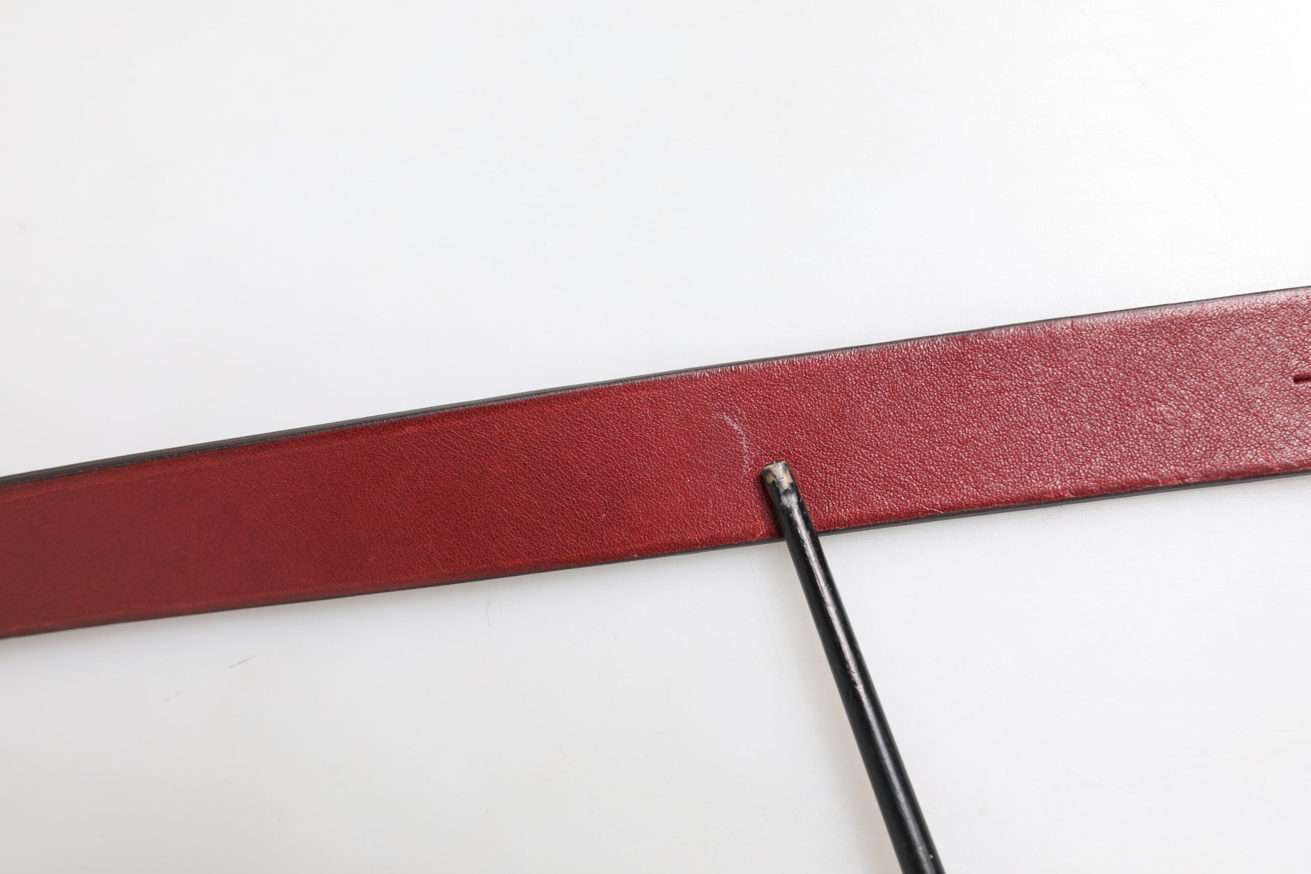 Maroon Classic Leather Metal Logo Buckle Belt - ventzia
