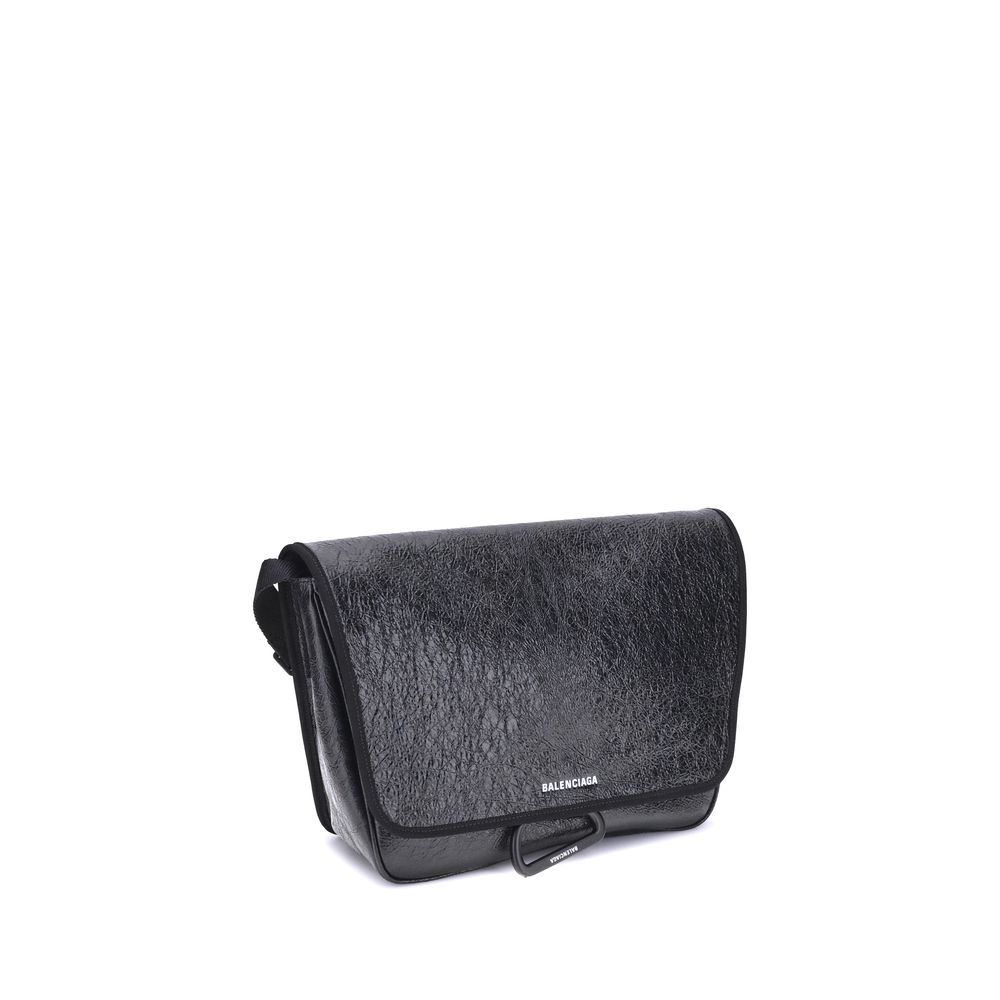Explorer Shoulder Bag