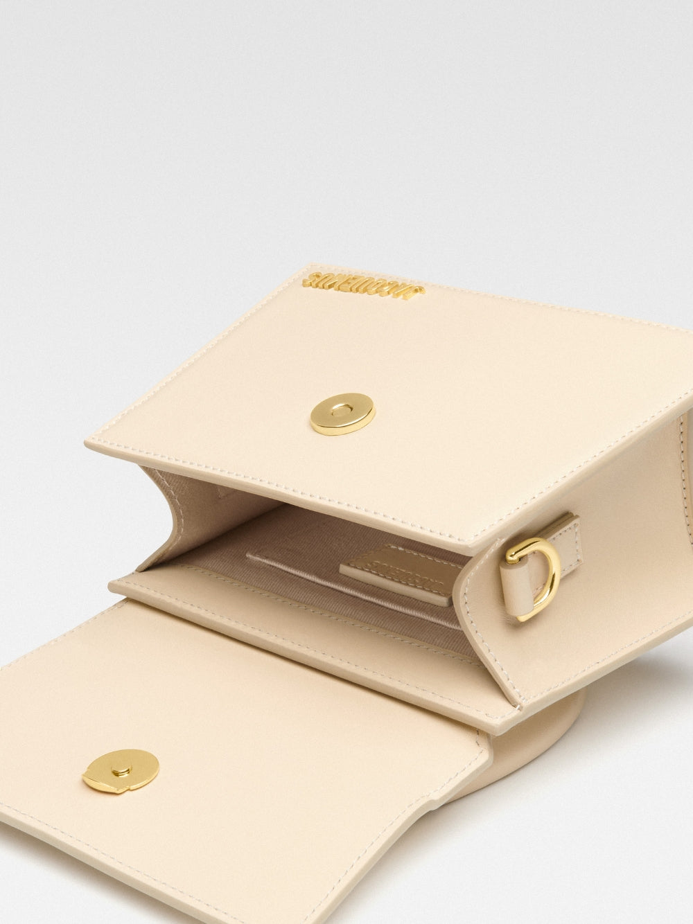 Le Chiquito Moyen Ivory Bag - ventzia