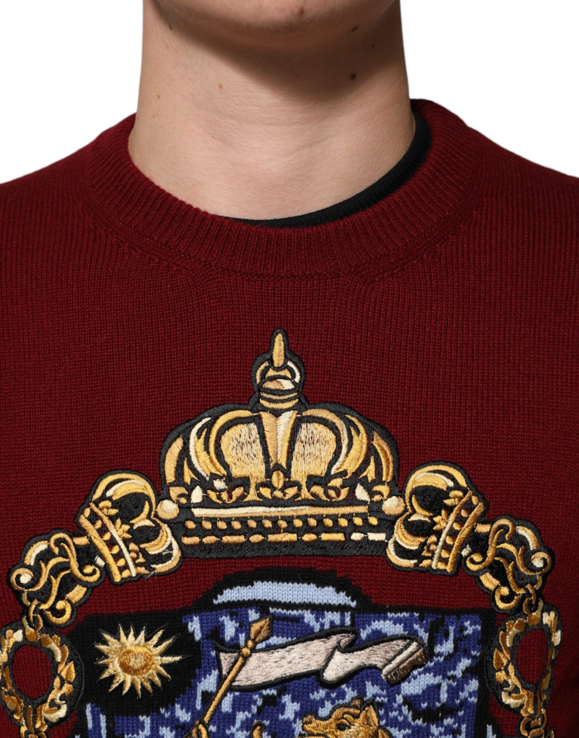 Burgundy Cashmere Lion Crest Pullover Sweater - ventzia