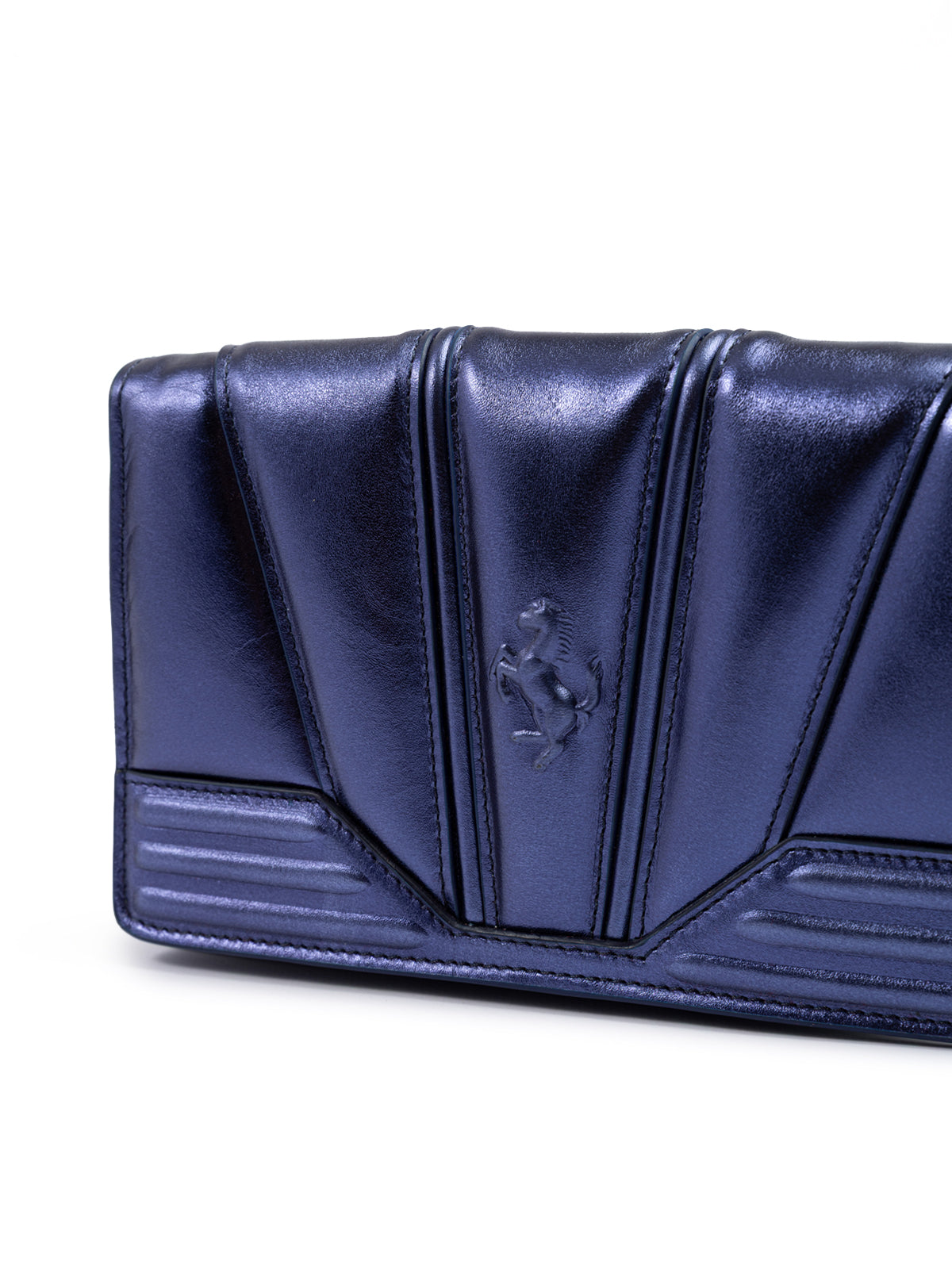 Metal blue GT patent leather bag with chain - ventzia