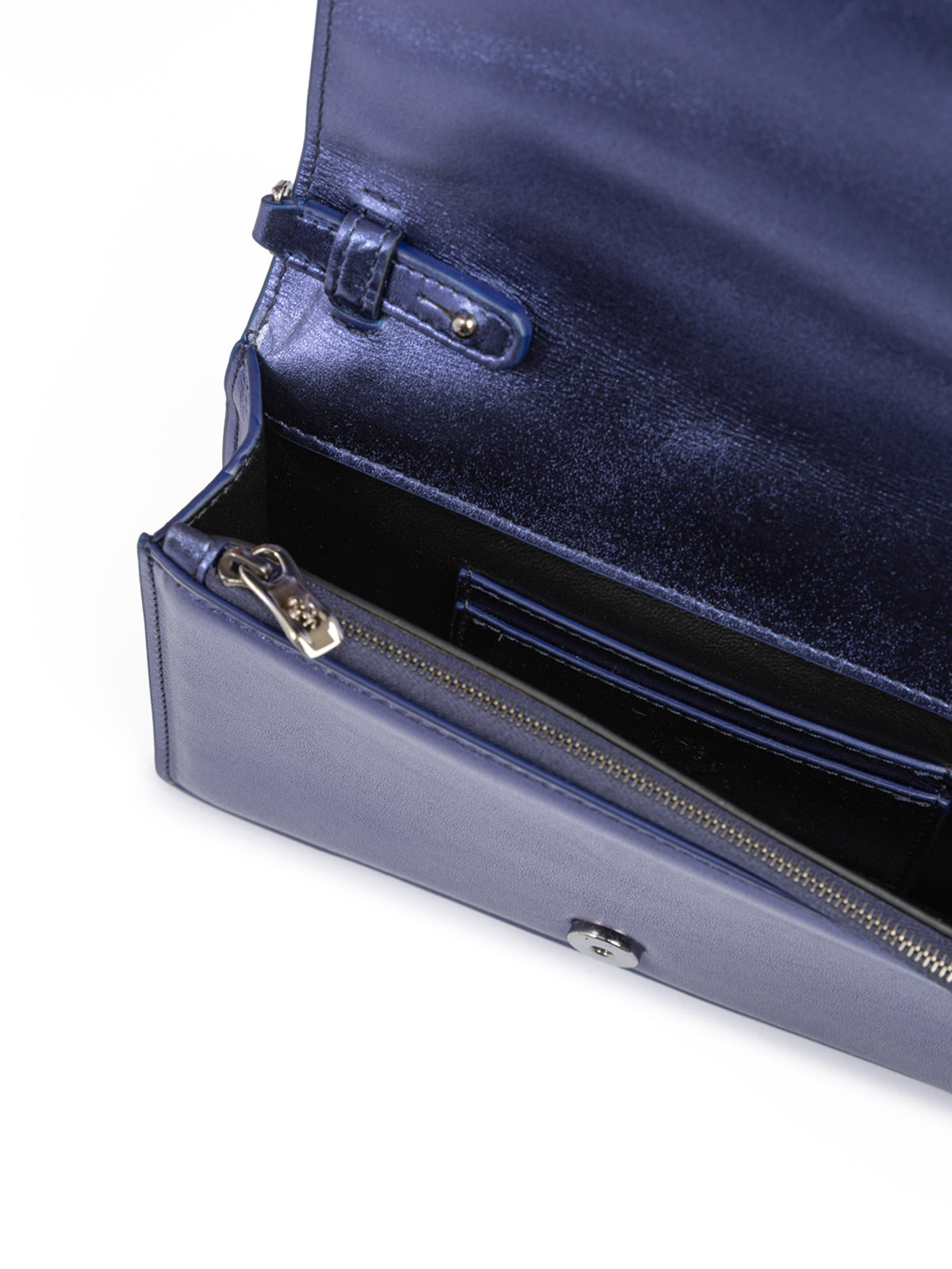 Metal blue GT patent leather bag with chain - ventzia