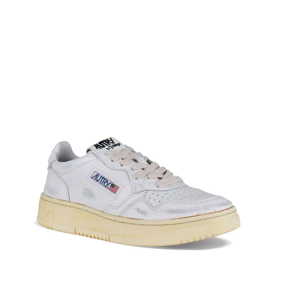 White Leather Low Top Sneakers - ventzia