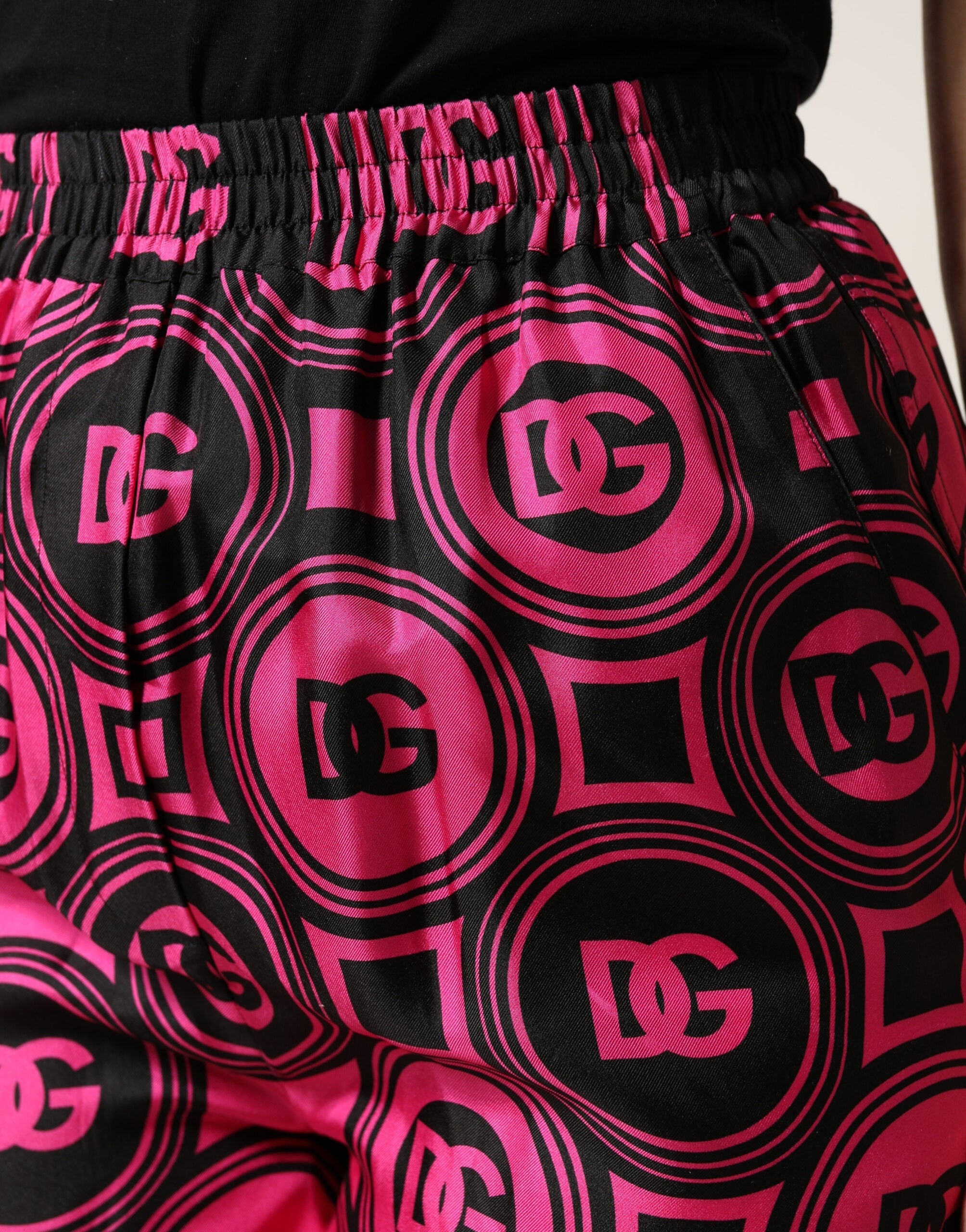 Black Fuchsia Silk Logo Elastic Waist Shorts - ventzia