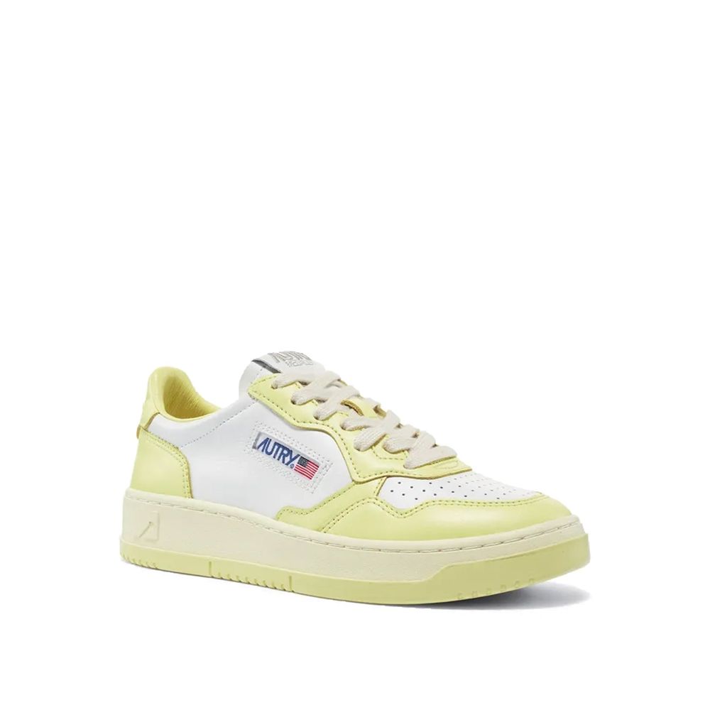 White Leather Low Top Sneakers - ventzia