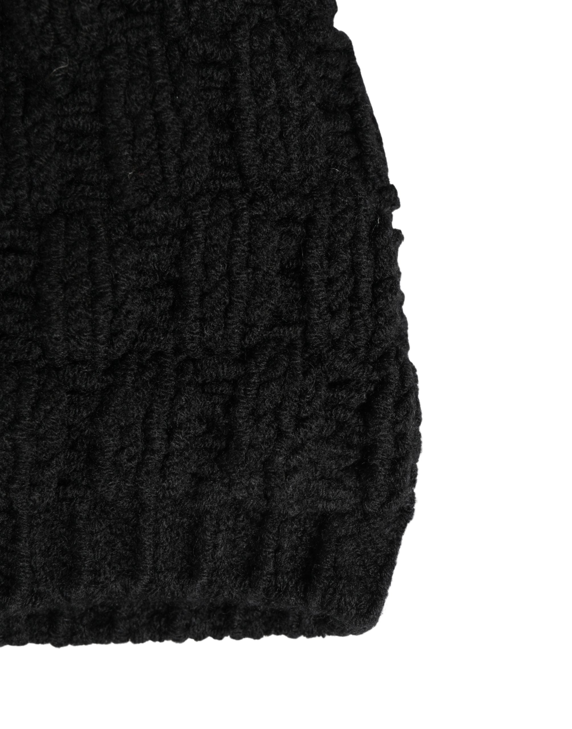 Black Acrylic Knitted Fur Winter Beanie - ventzia