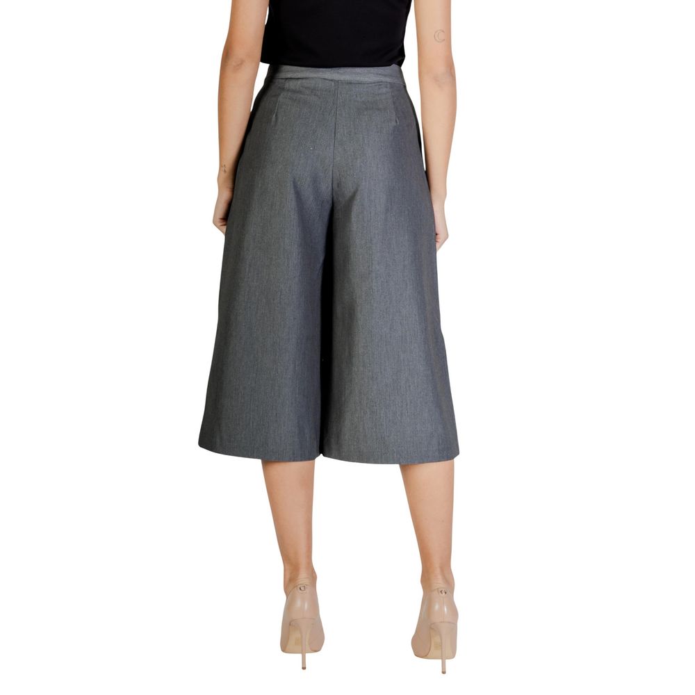 Gray Polyester Cropped Pants - ventzia