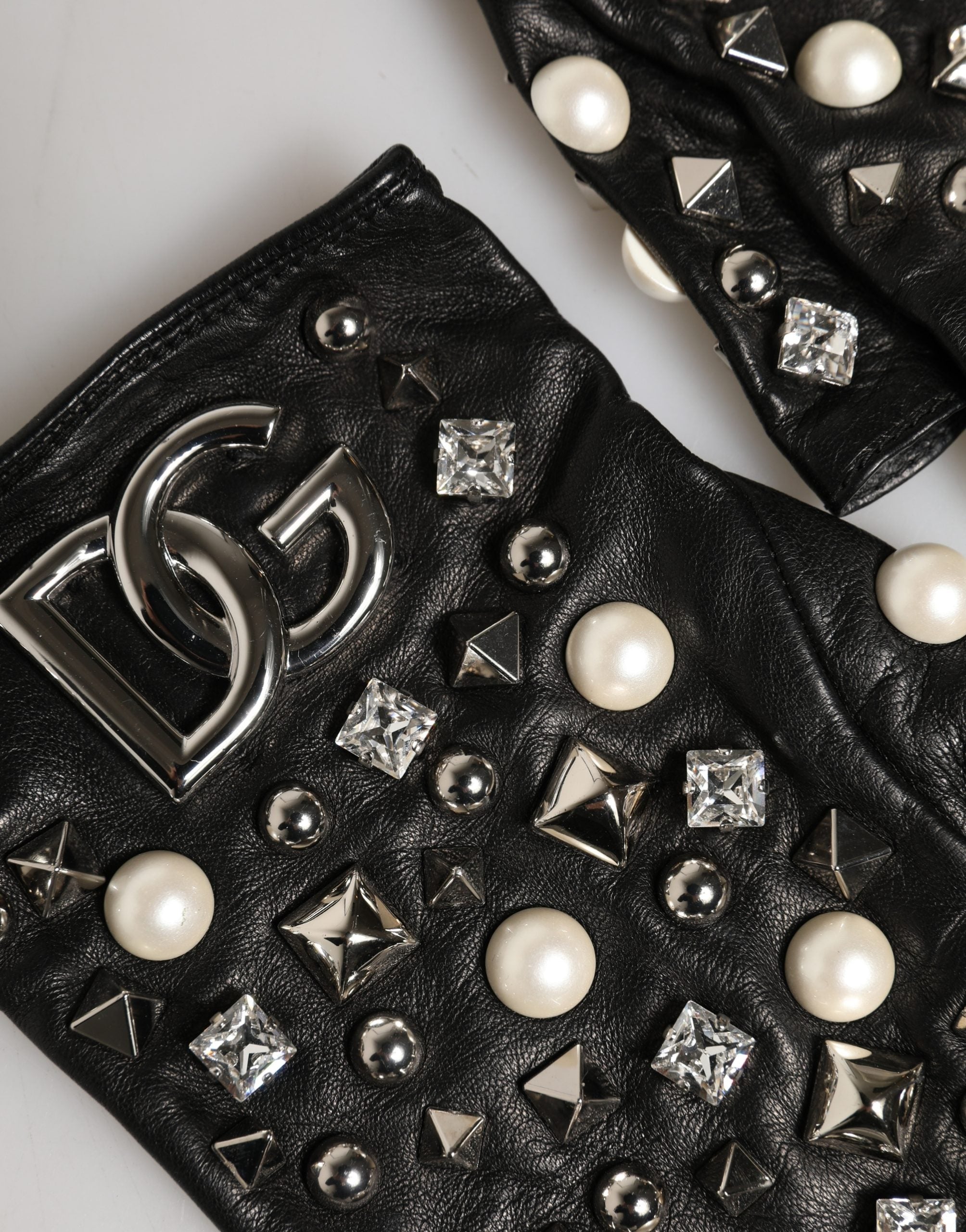 Black Pearl Embellished Wrist Length Gloves - ventzia