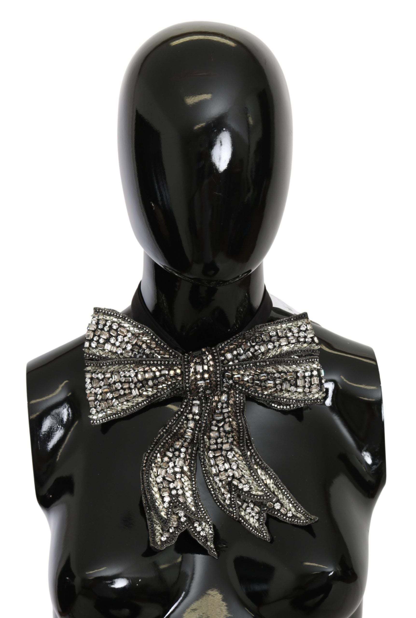 Elegant Silver Silk Bowtie - ventzia