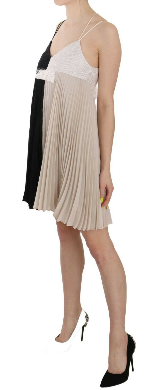 Chic Plunging A-Line Princess Mini Dress - ventzia
