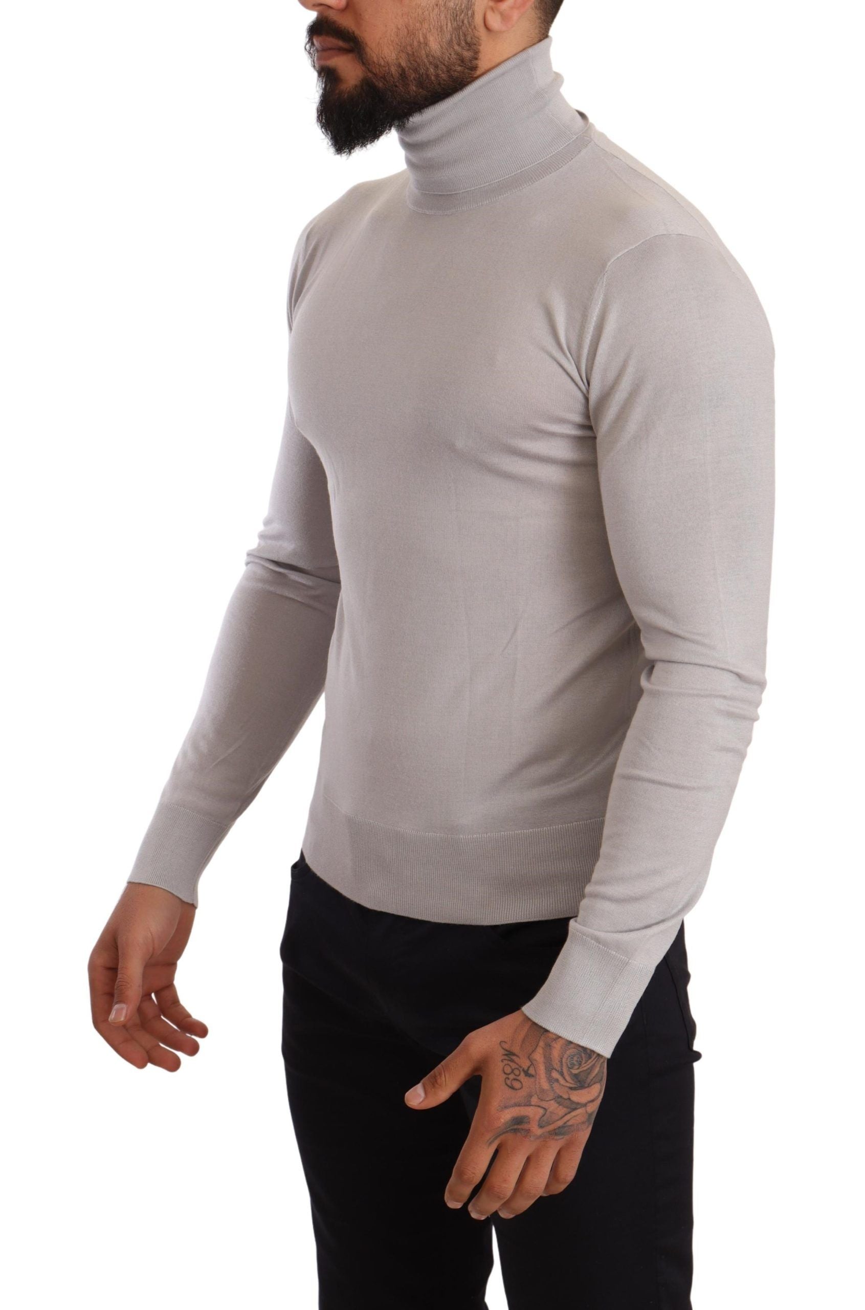 Elegant Cashmere-Silk Blend Turtleneck - ventzia