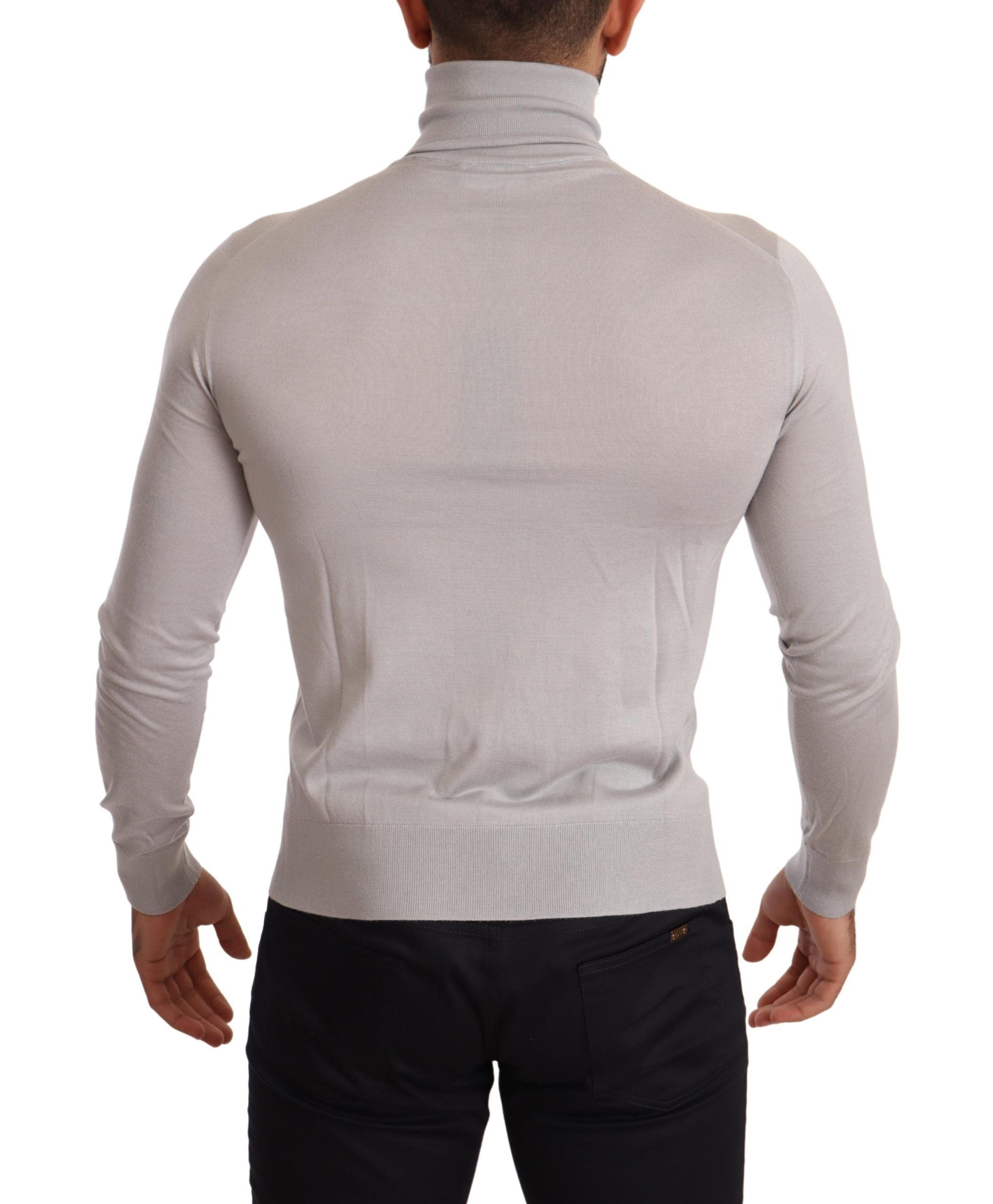 Elegant Cashmere-Silk Blend Turtleneck - ventzia