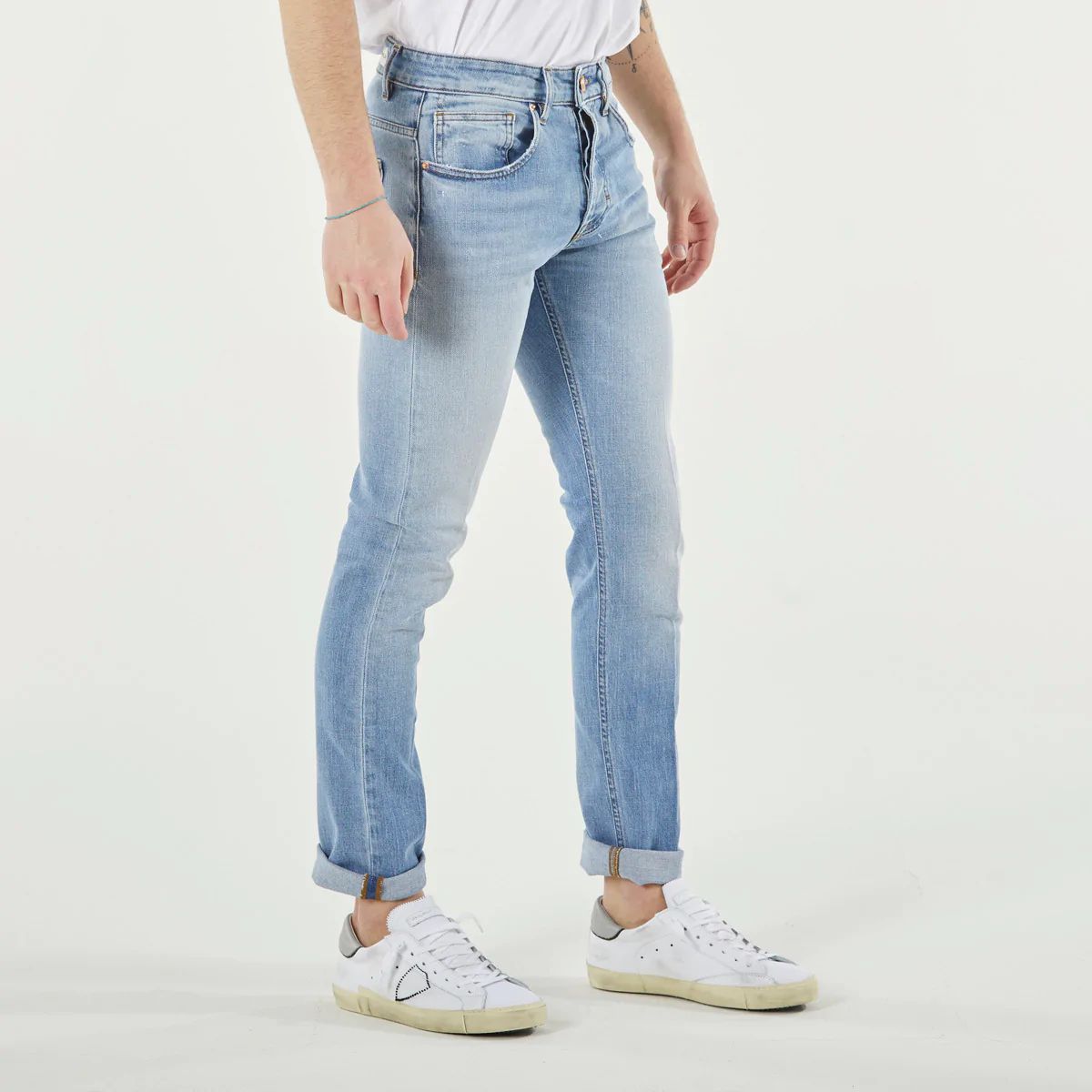 Chic Light Blue Slim Fit Denim - ventzia