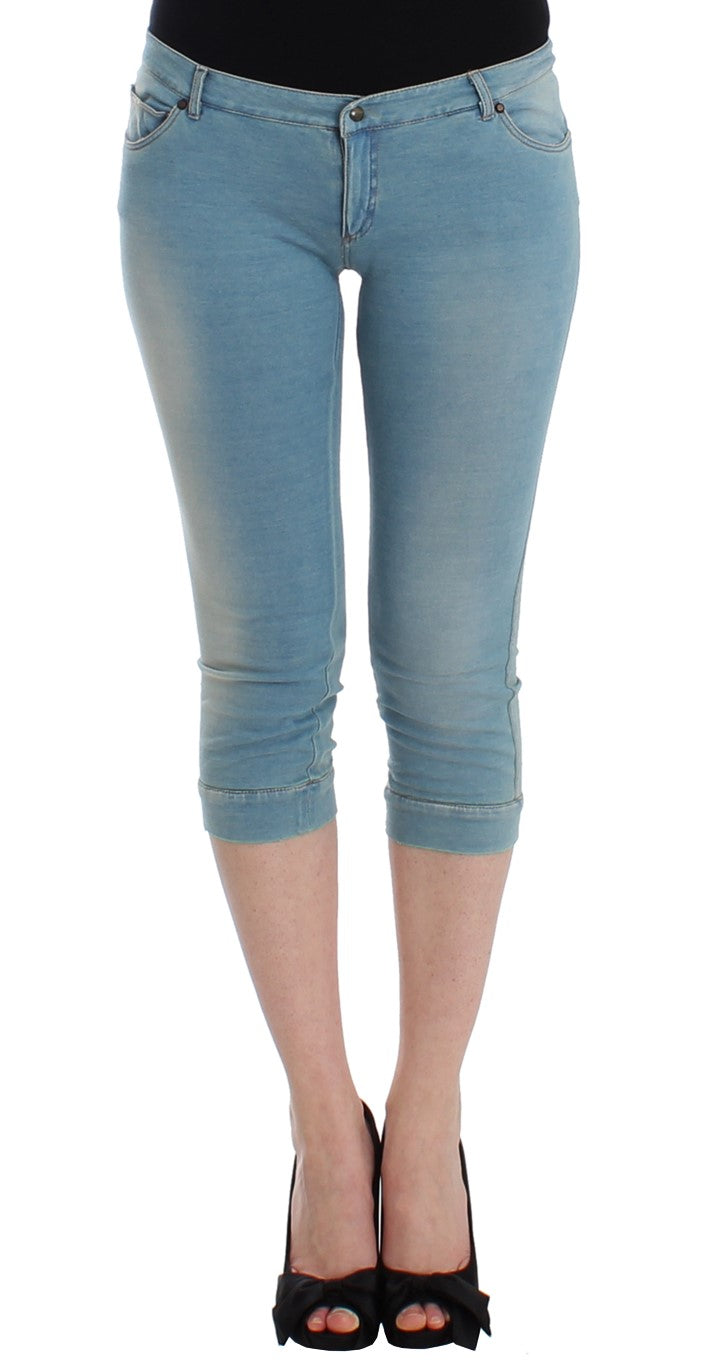 Elegant Light Blue Capri Jeans - ventzia