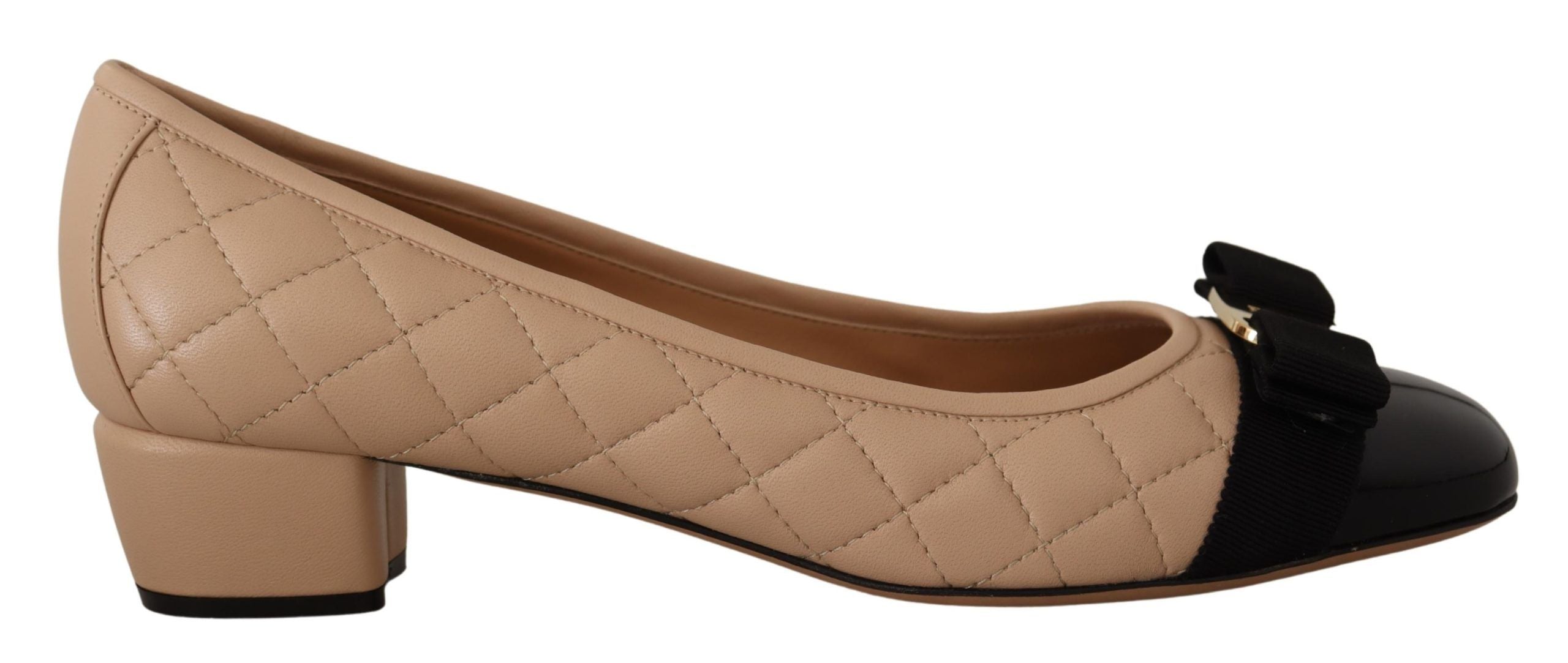 Elegant Quilted Leather Pumps in Beige and Black - ventzia