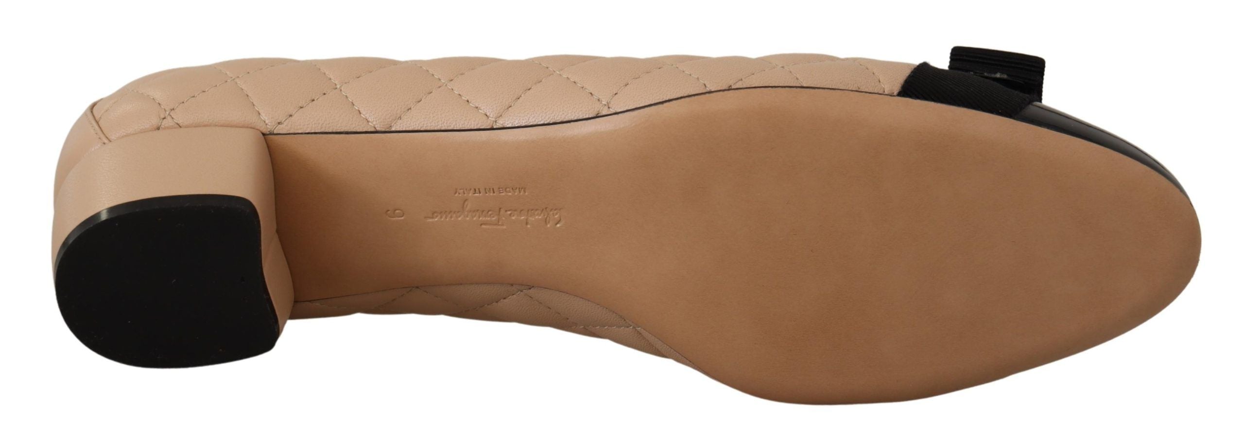 Elegant Quilted Leather Pumps in Beige and Black - ventzia
