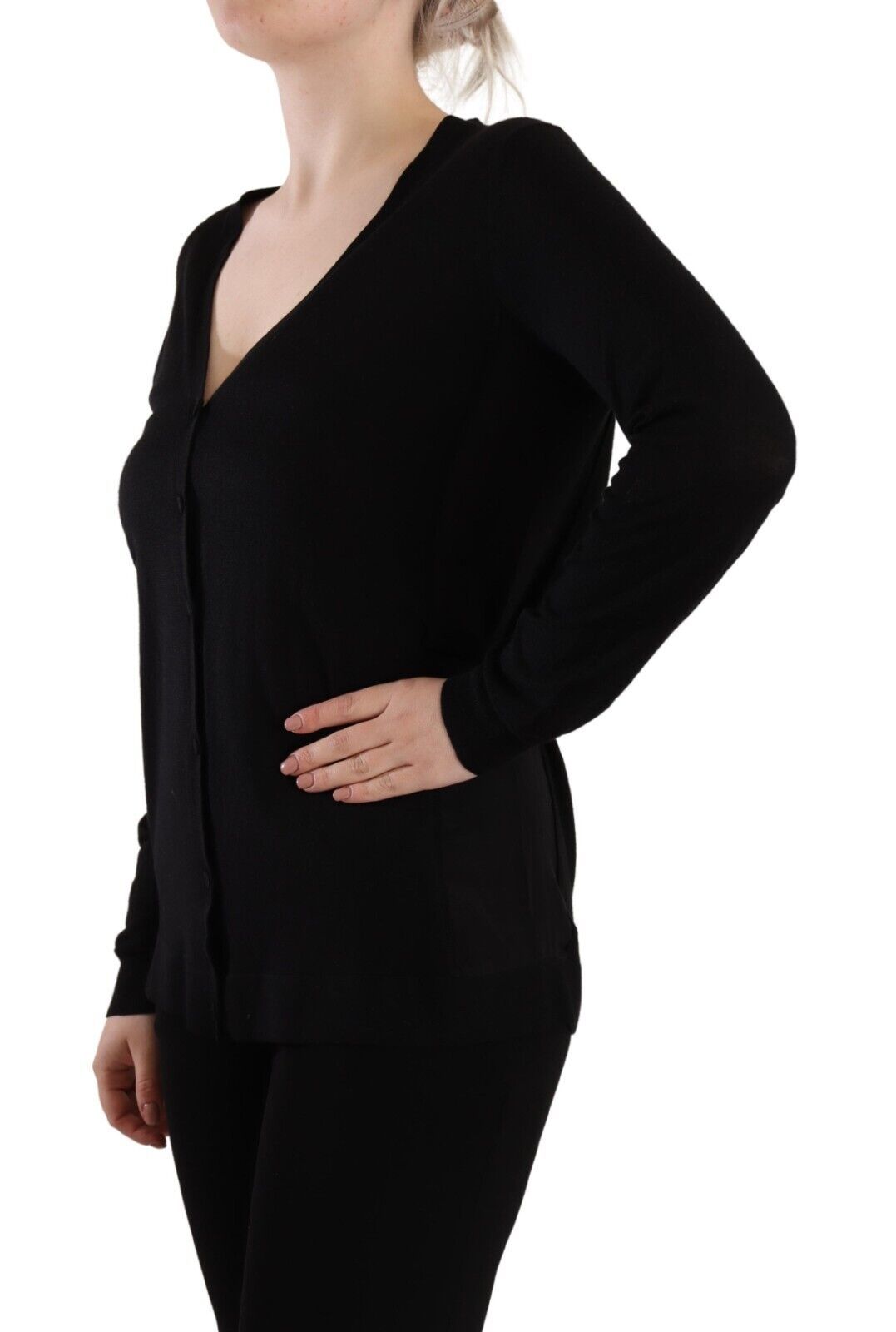 Black Wool V-neck Long Sleeves Pullover Top - ventzia