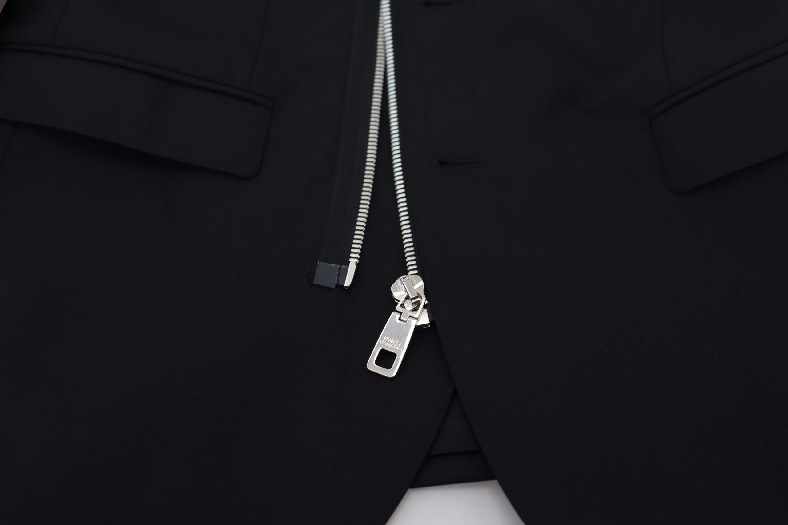 Black Wool Full Zip Long Sleeves Jacket - ventzia