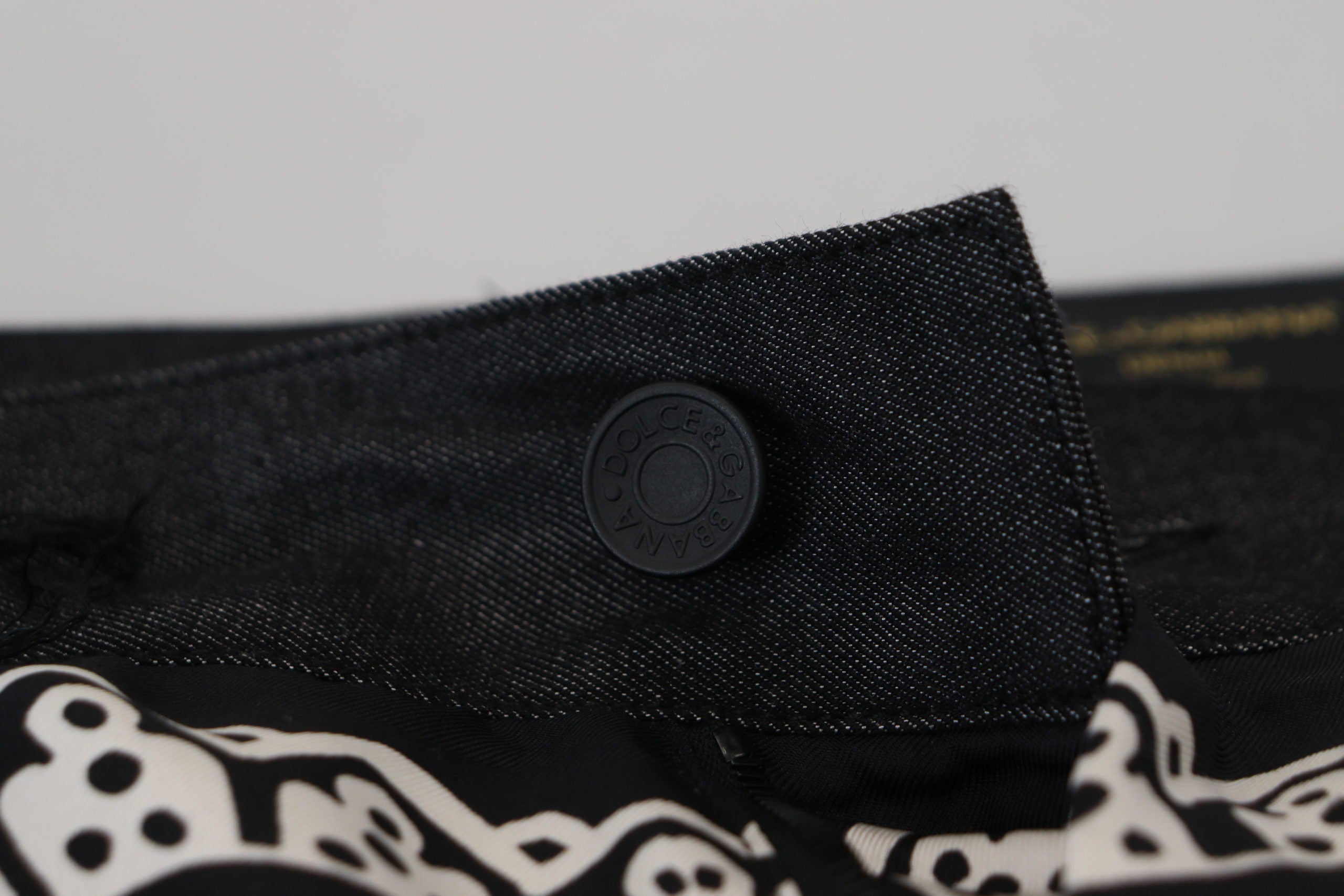 Black Silk Bandana Print Pants - ventzia