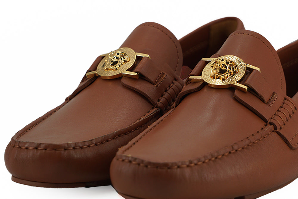 Elegant Medusa-Embossed Leather Loafers - ventzia