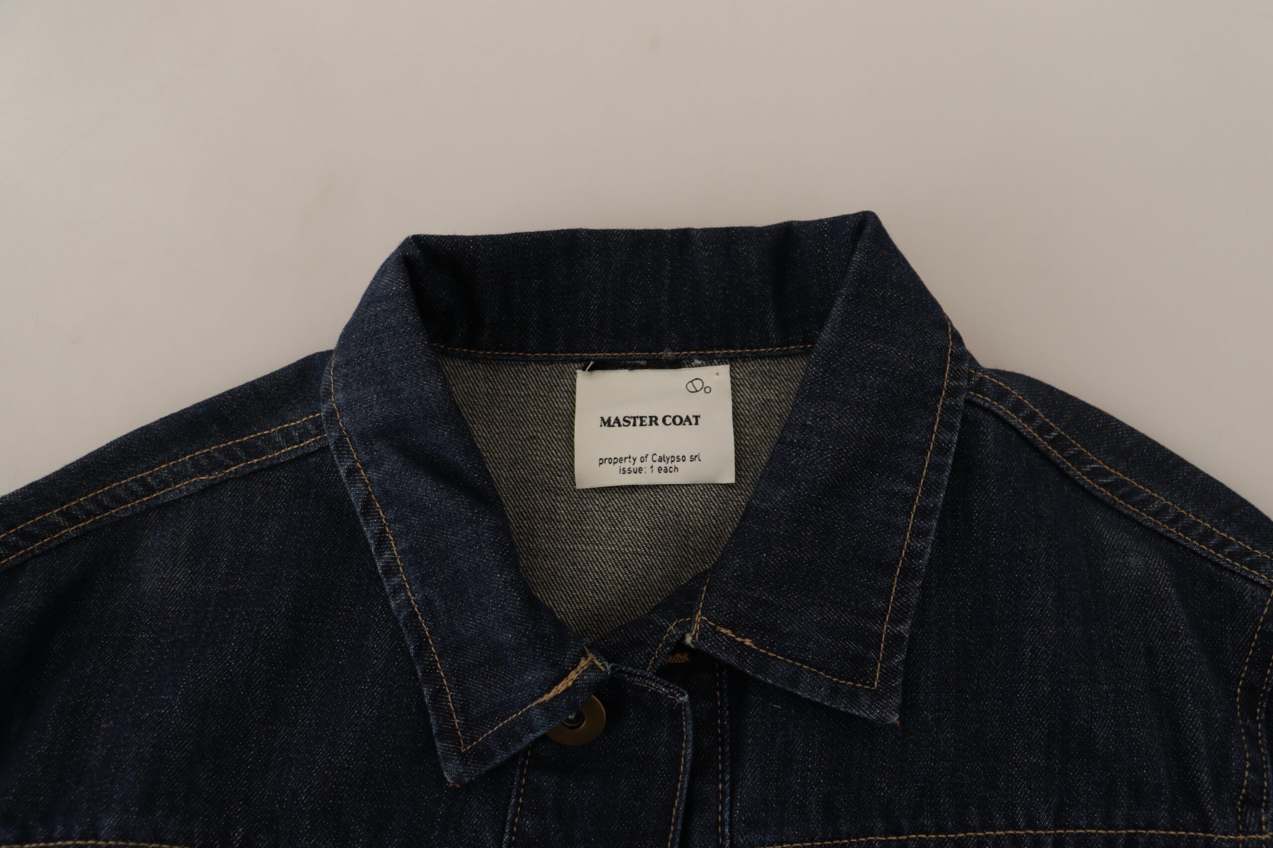 Dark Blue Button Down Long Sleeves Denim Jacket - ventzia