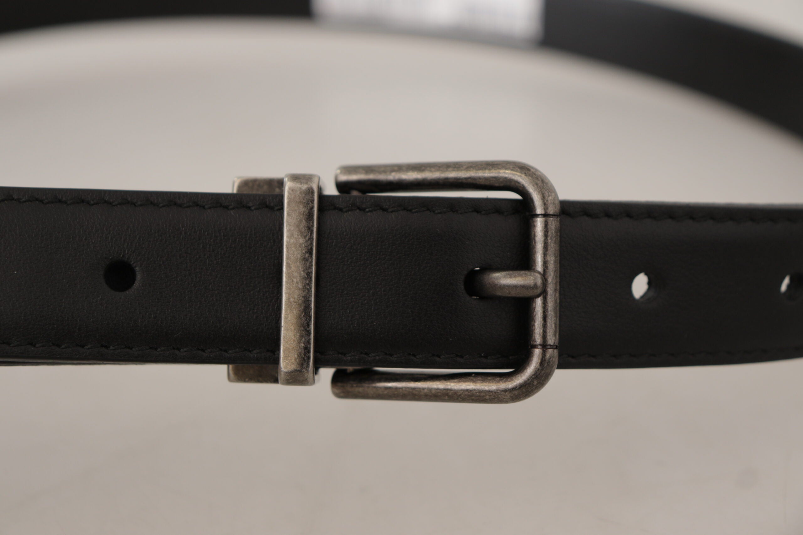 Black Plain Leather Vintage Logo Metal Buckle Belt - ventzia