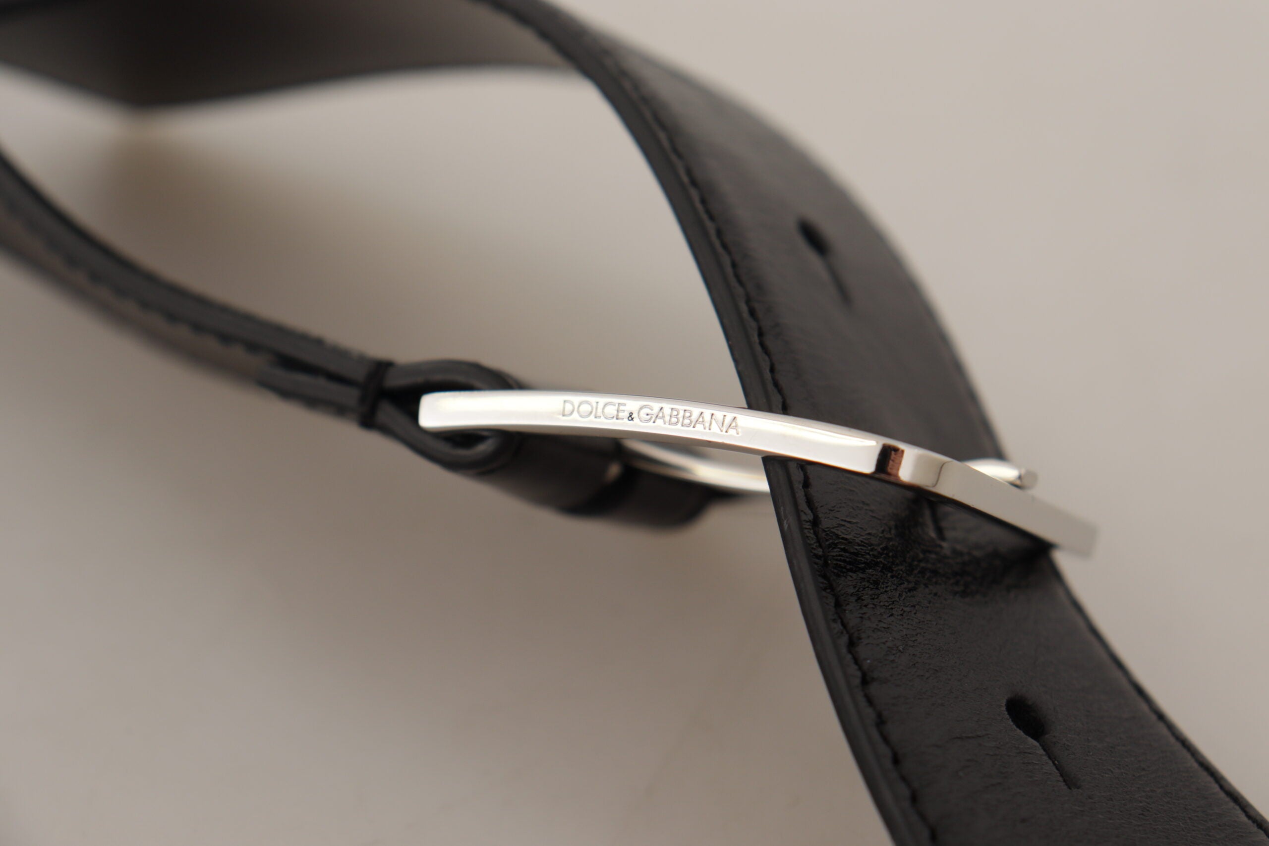 Black Calf Leather Logo Engraved Metal Buckle Belt - ventzia