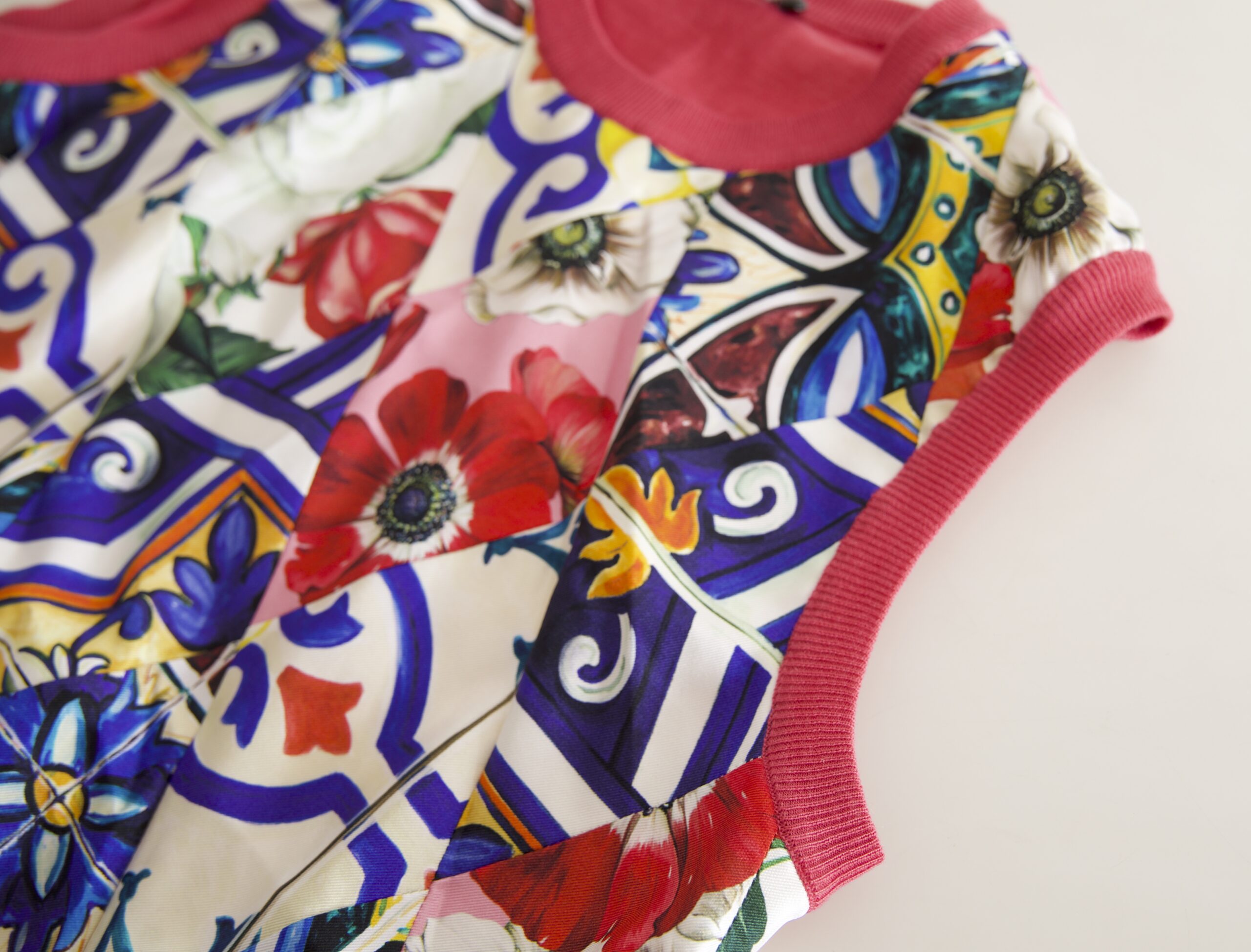 Multicolor Majolica Floral Crew Neck Tank Top - ventzia