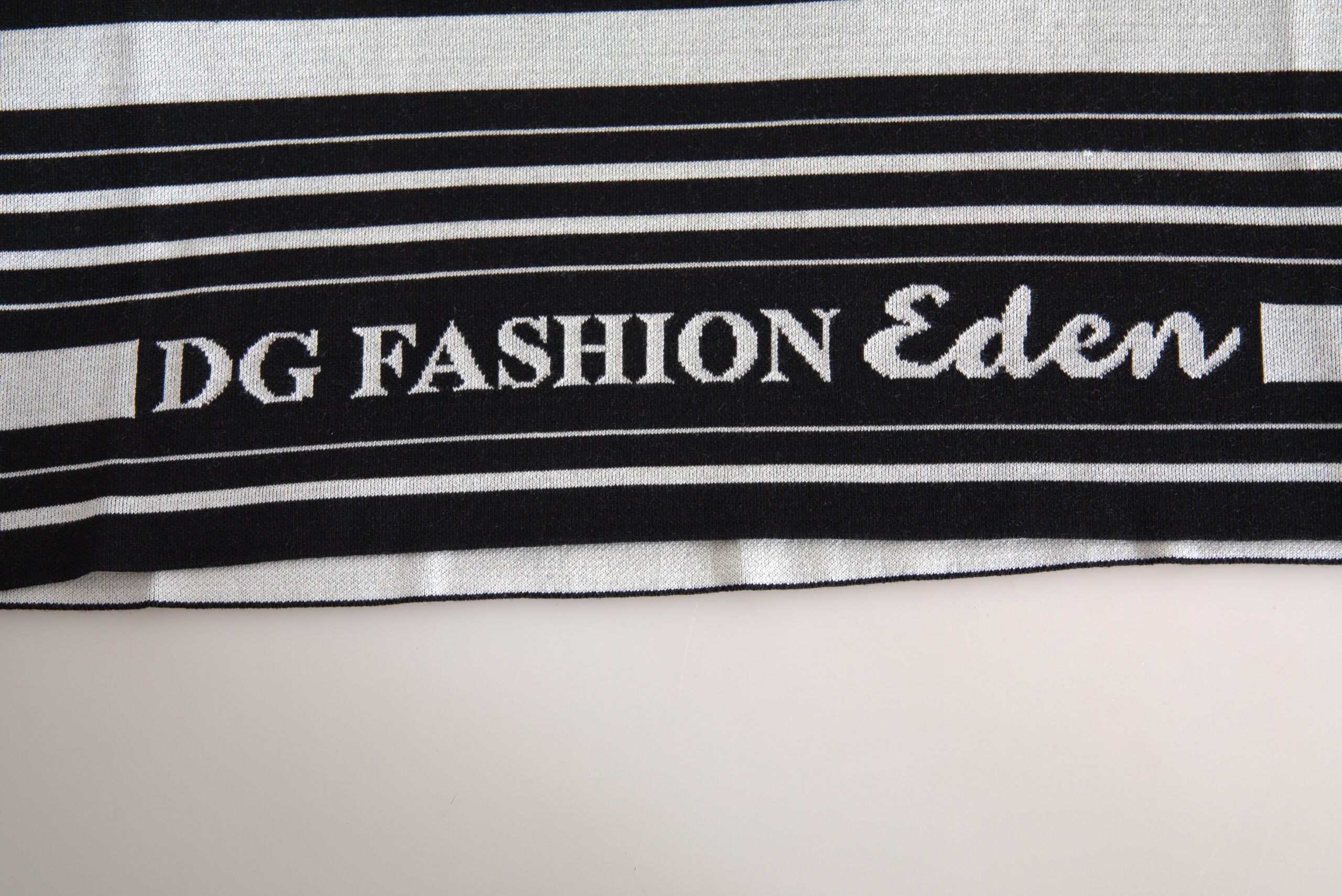 White Cotton DG Fashion Crew Neck Tee T-shirt - ventzia