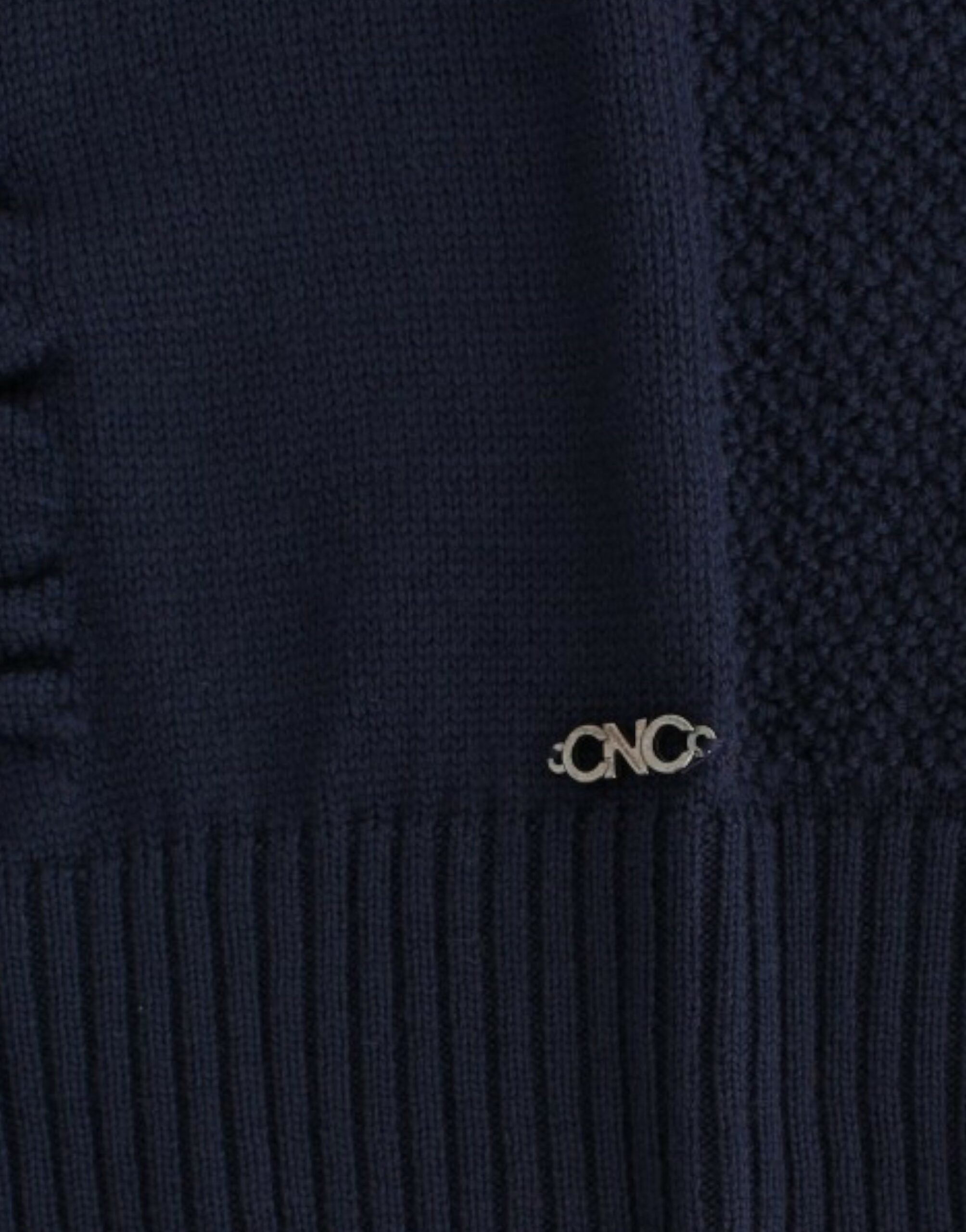 Elegant V-Neck Lightweight Sweater - ventzia
