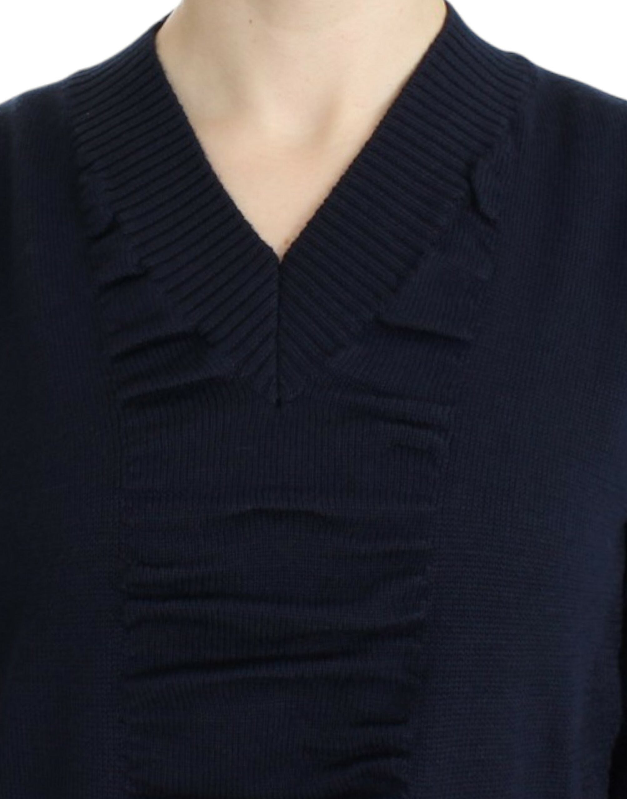 Elegant V-Neck Lightweight Sweater - ventzia