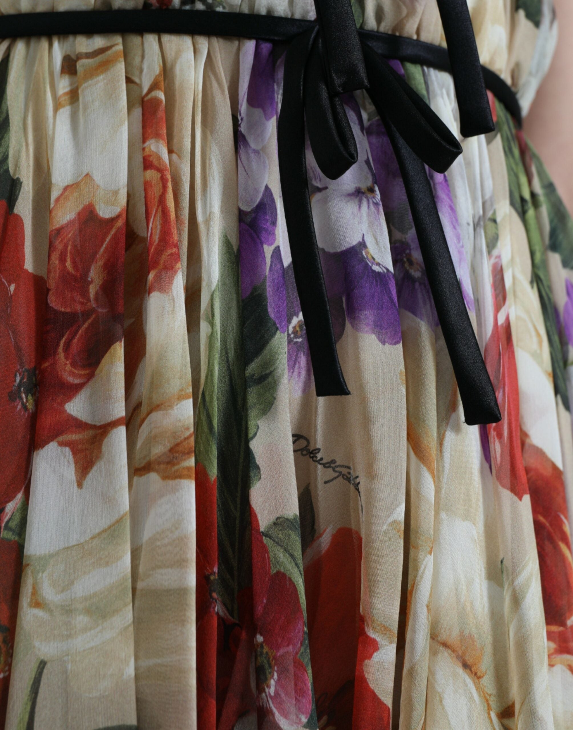 Beige Floral Sleeveless A-line Mini Dress - ventzia
