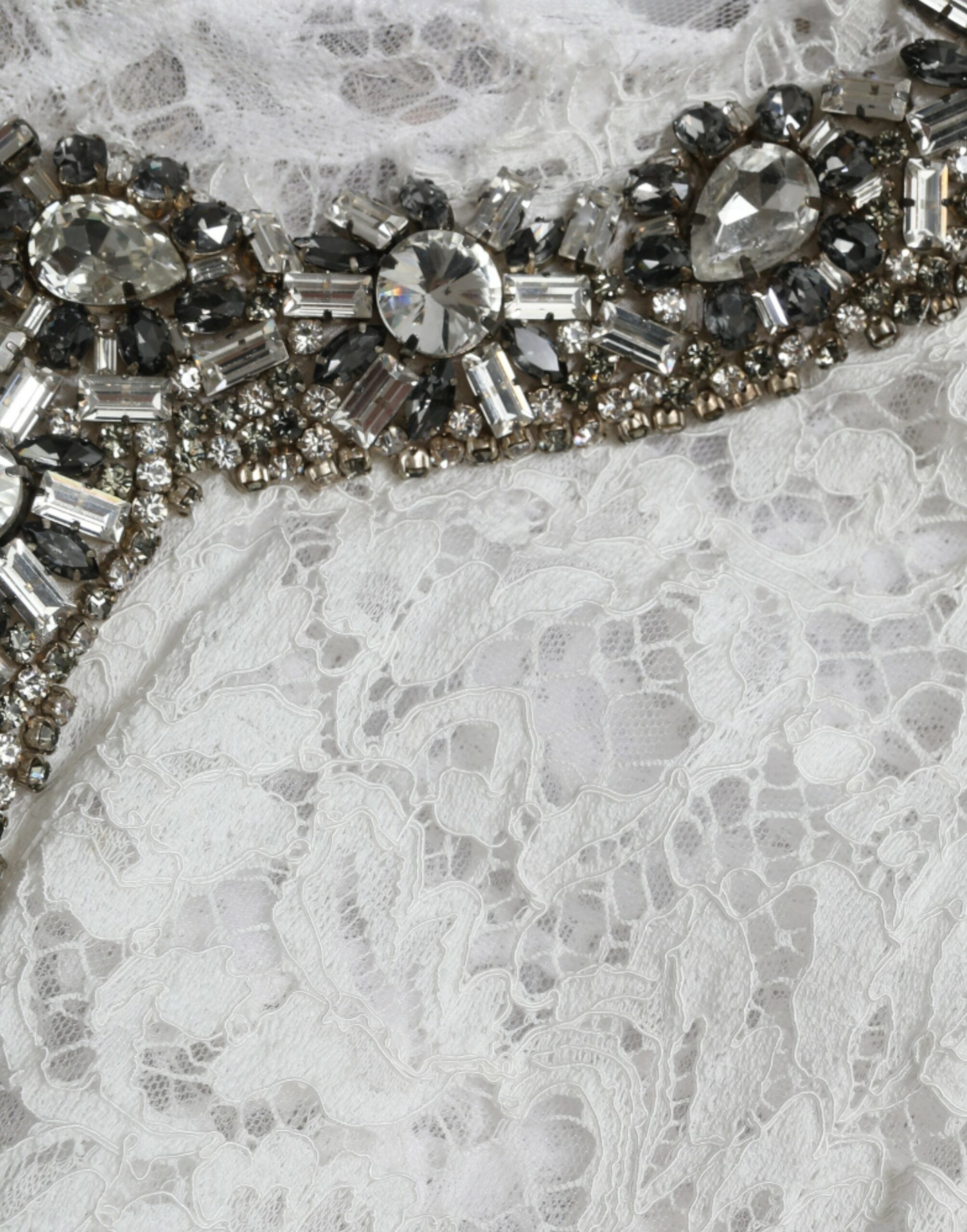 White Lace Crystal Embellished Shift Dress - ventzia