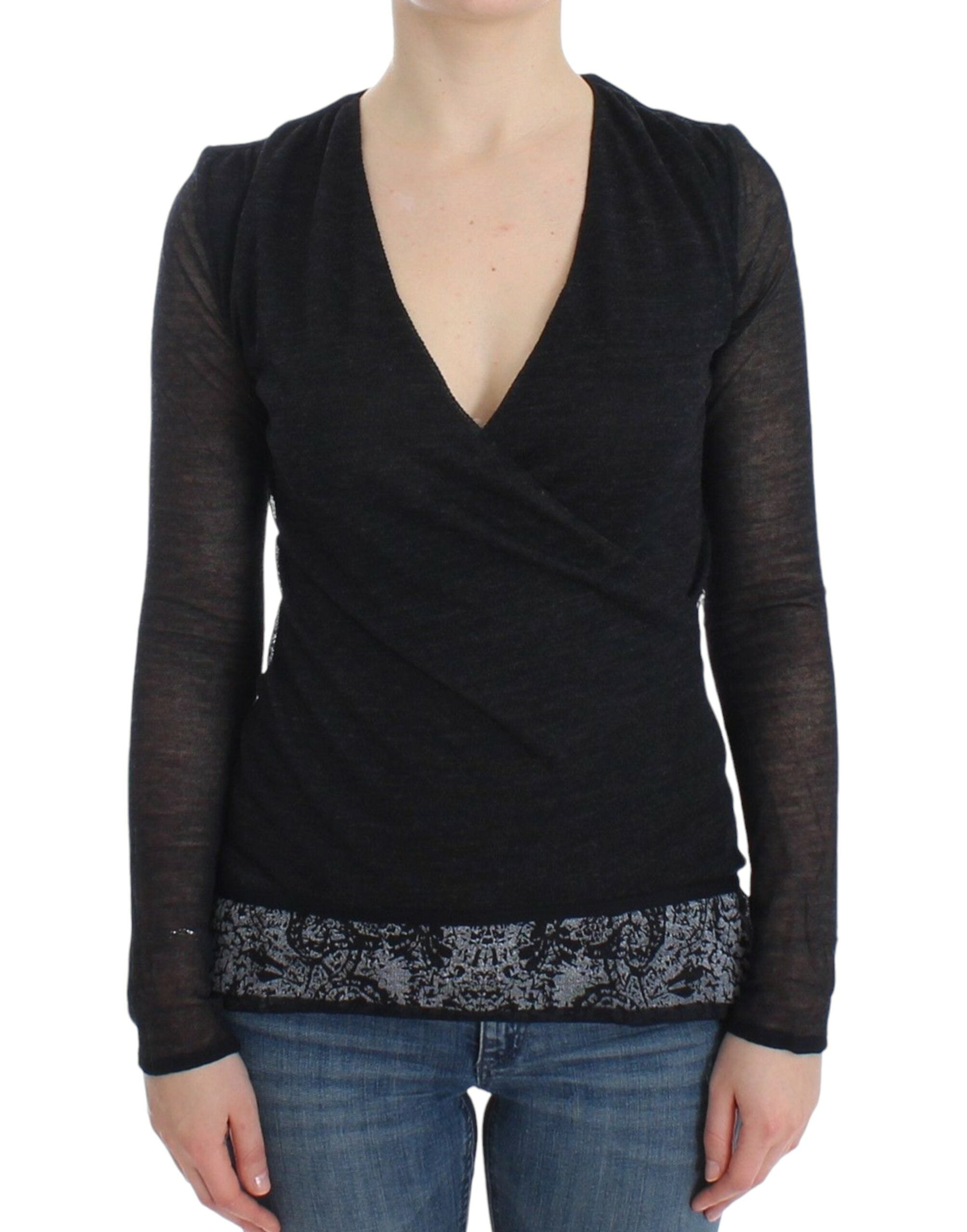Deep V-neck Black Wool Blend Sweater - ventzia