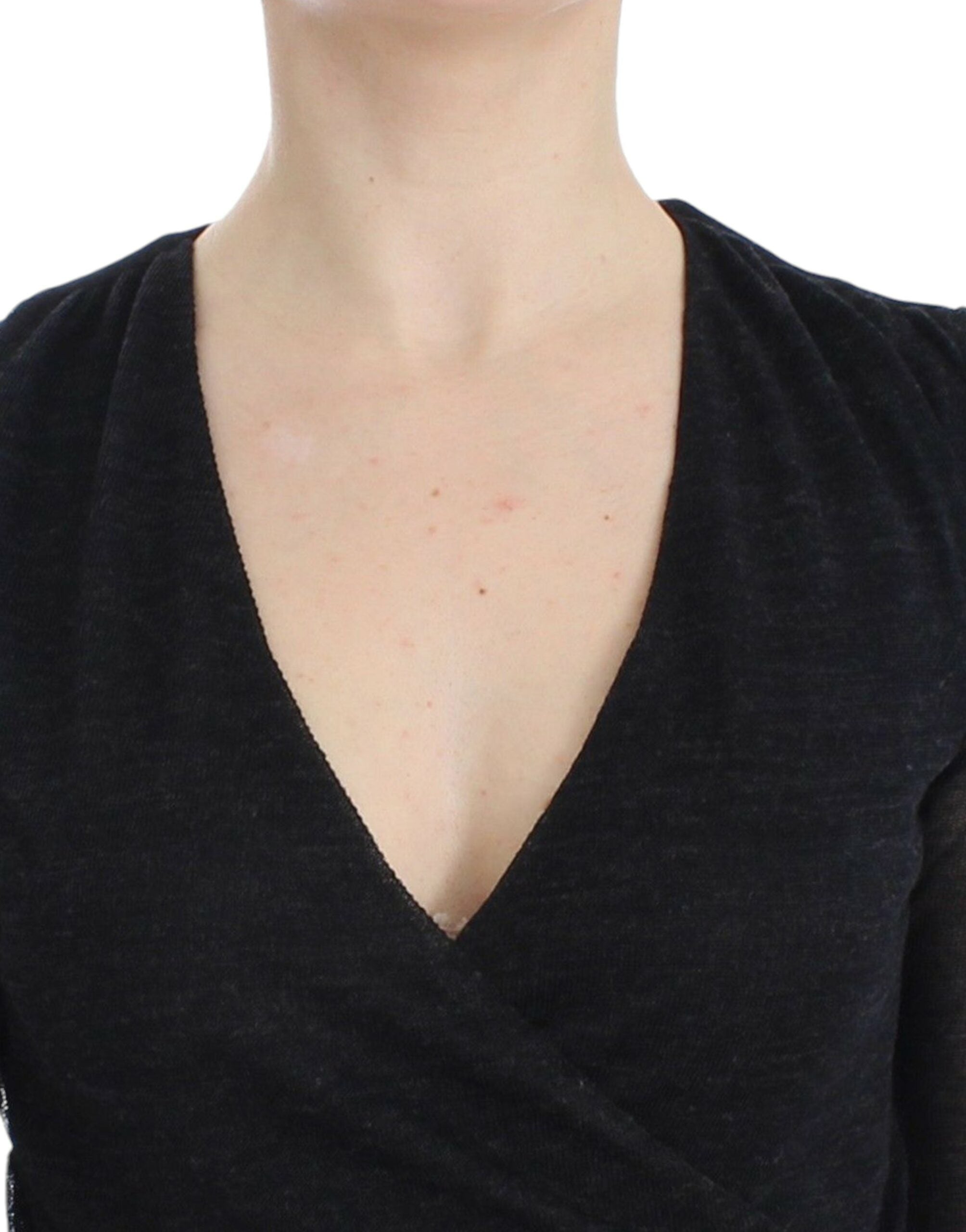 Deep V-neck Black Wool Blend Sweater - ventzia