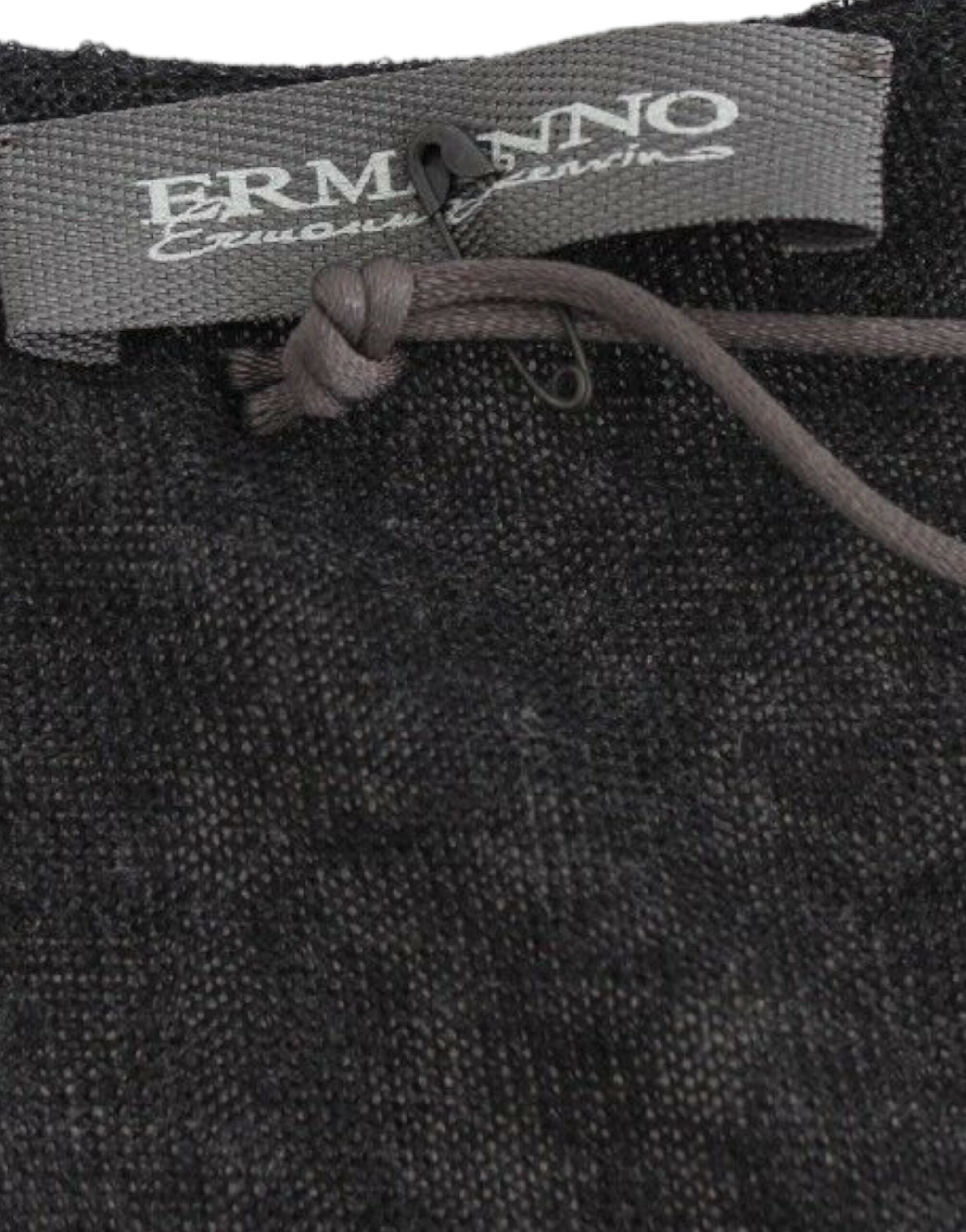 Deep V-neck Black Wool Blend Sweater - ventzia