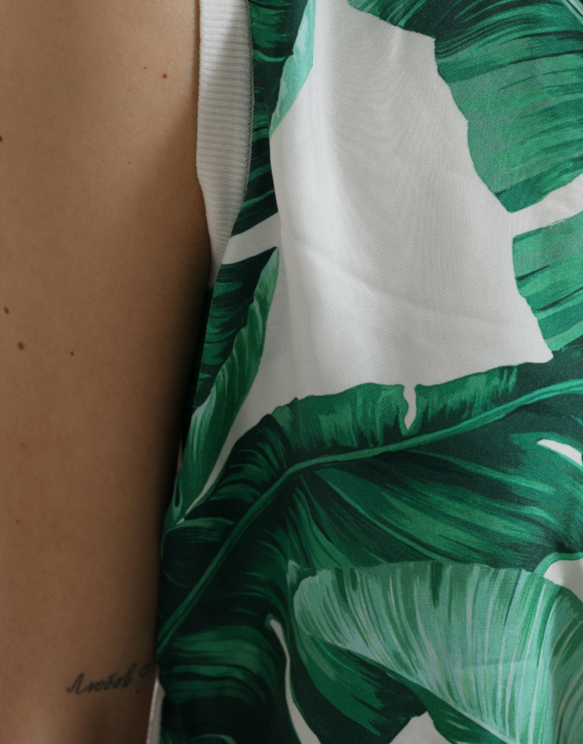 White Banana Leaf Print Crew Neck Tank Top - ventzia